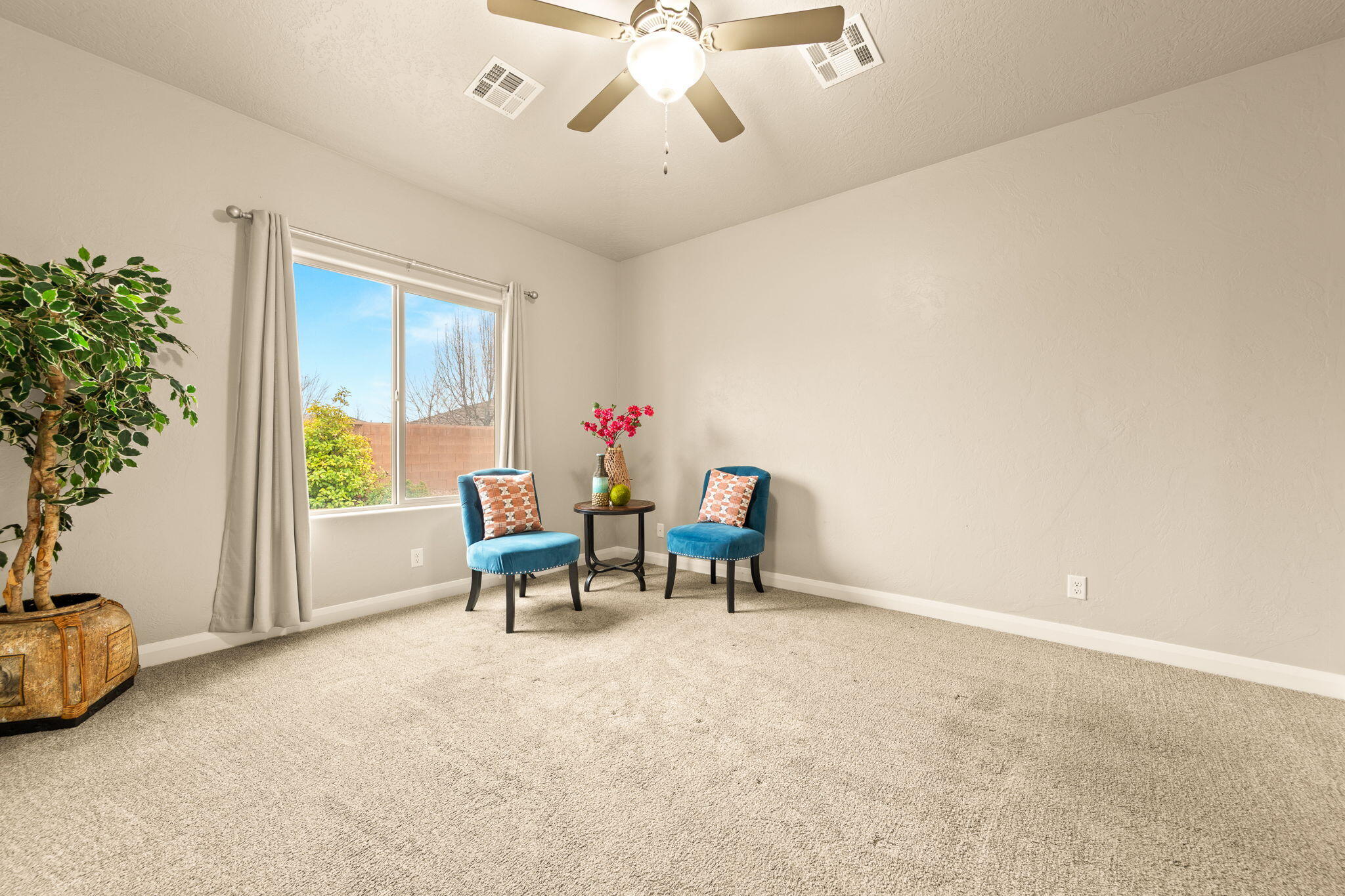 SUGAR PLUM IN THE FIELDS - Residential