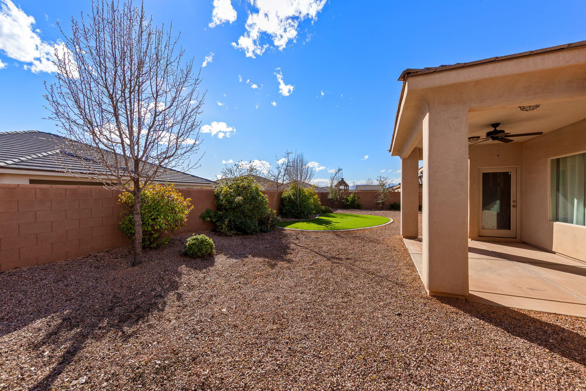 SUGAR PLUM IN THE FIELDS - Residential