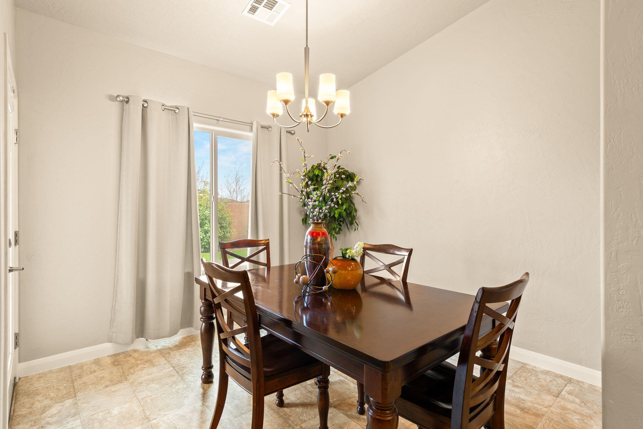 SUGAR PLUM IN THE FIELDS - Residential