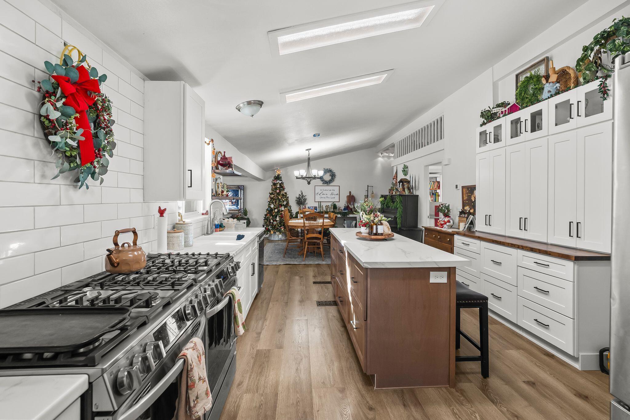 DIAMOND VALLEY ACRES - Residential