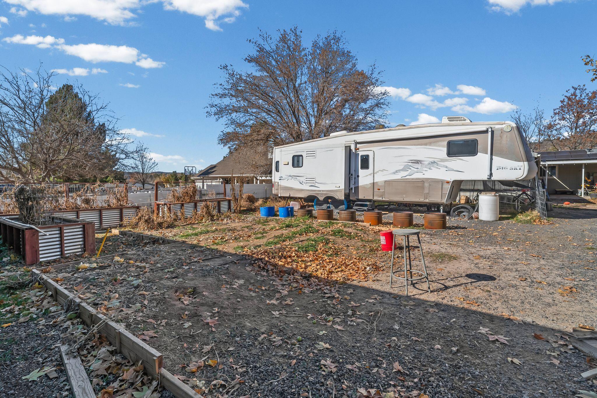 DIAMOND VALLEY ACRES - Residential