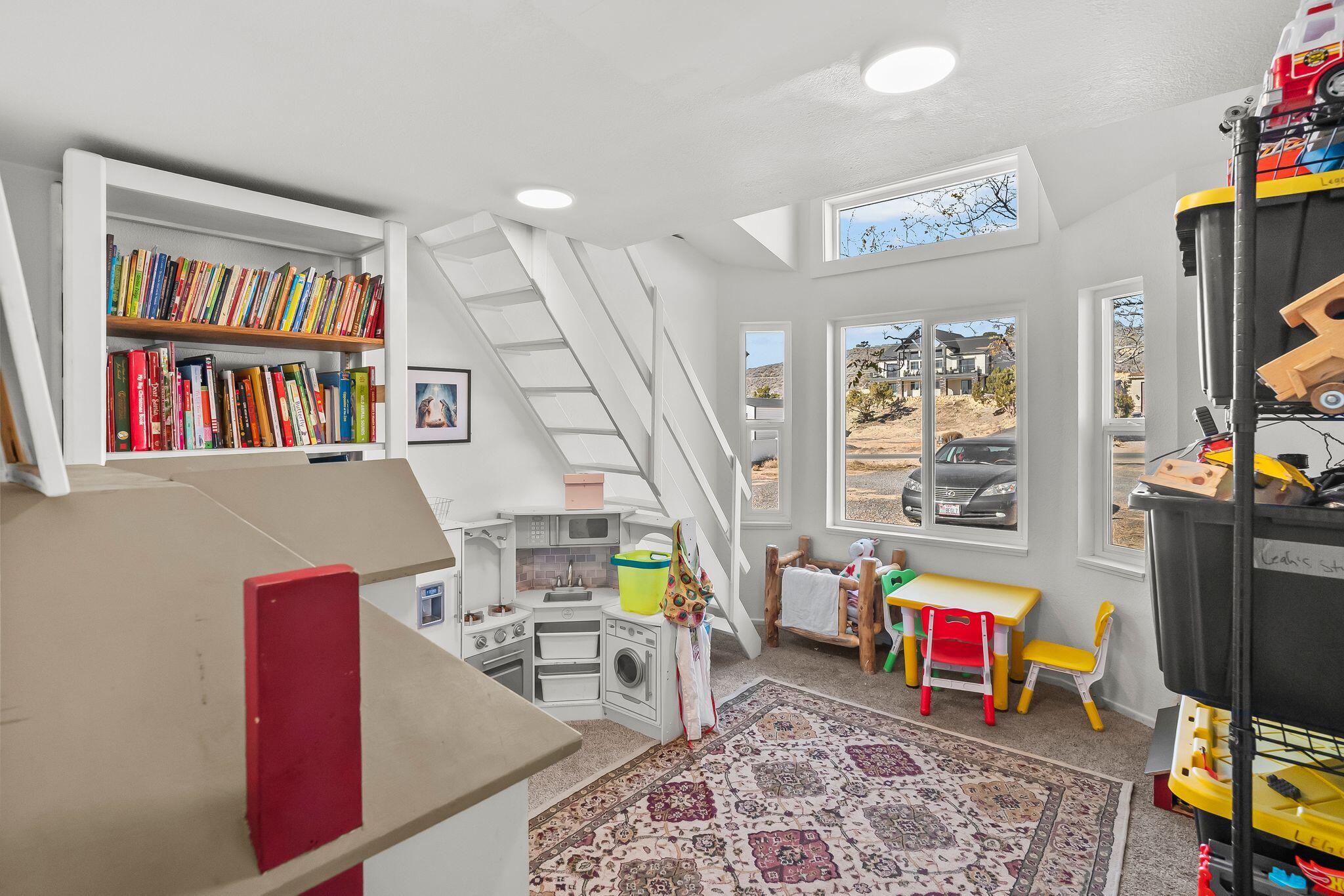 DIAMOND VALLEY ACRES - Residential