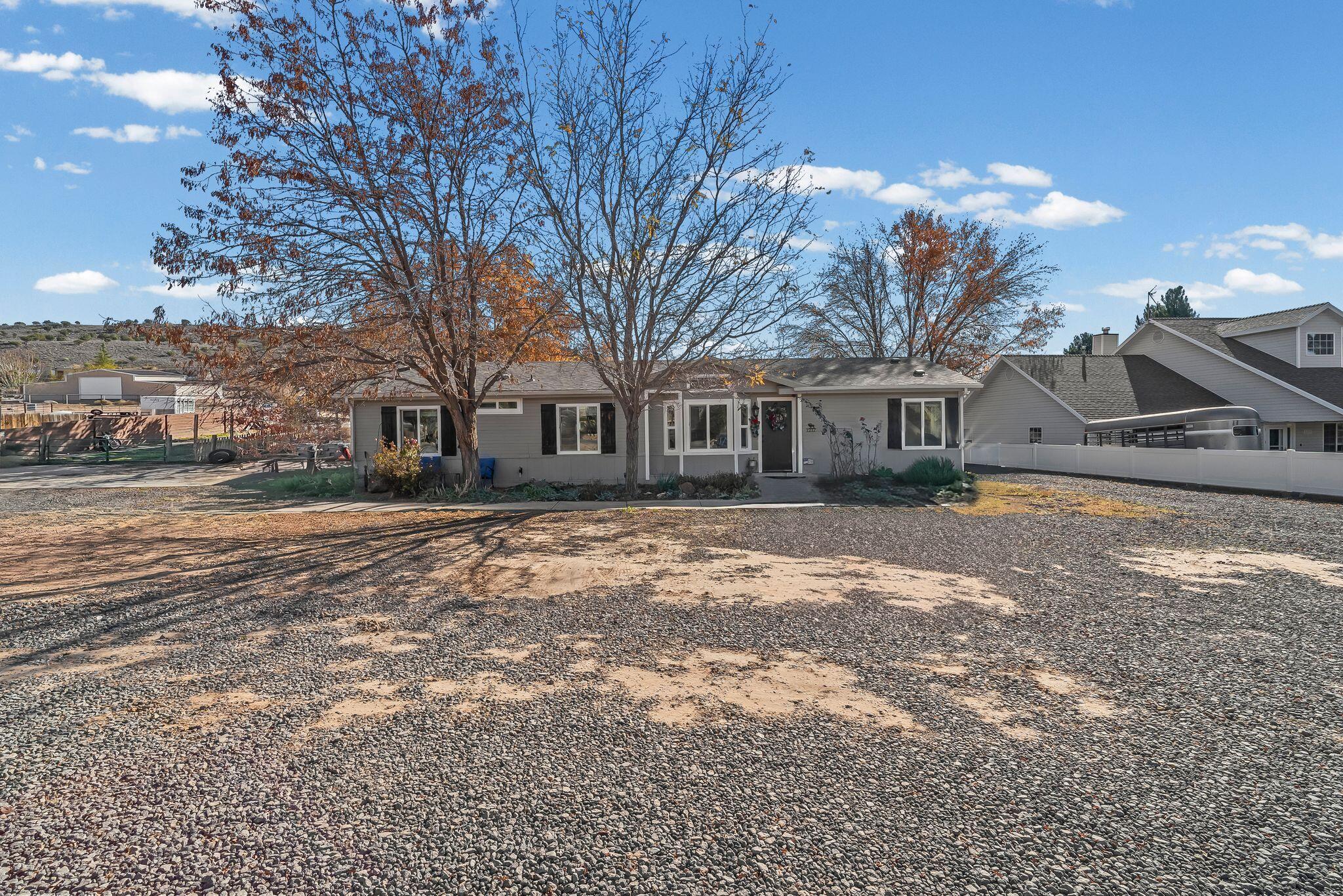 DIAMOND VALLEY ACRES - Residential