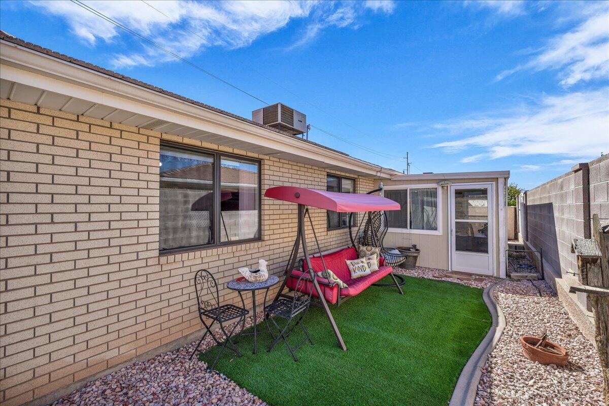 PALM MEADOWS TOWNHOMES - Residential