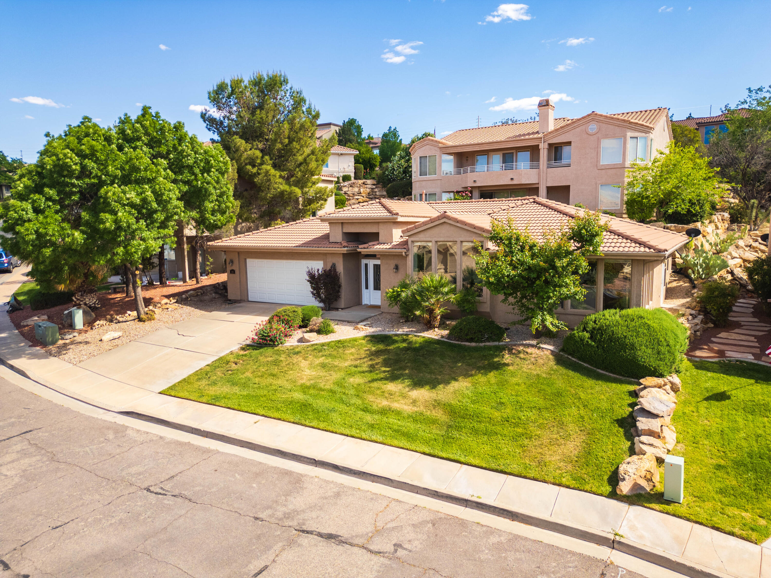 MIRAGE ESTATES - Residential