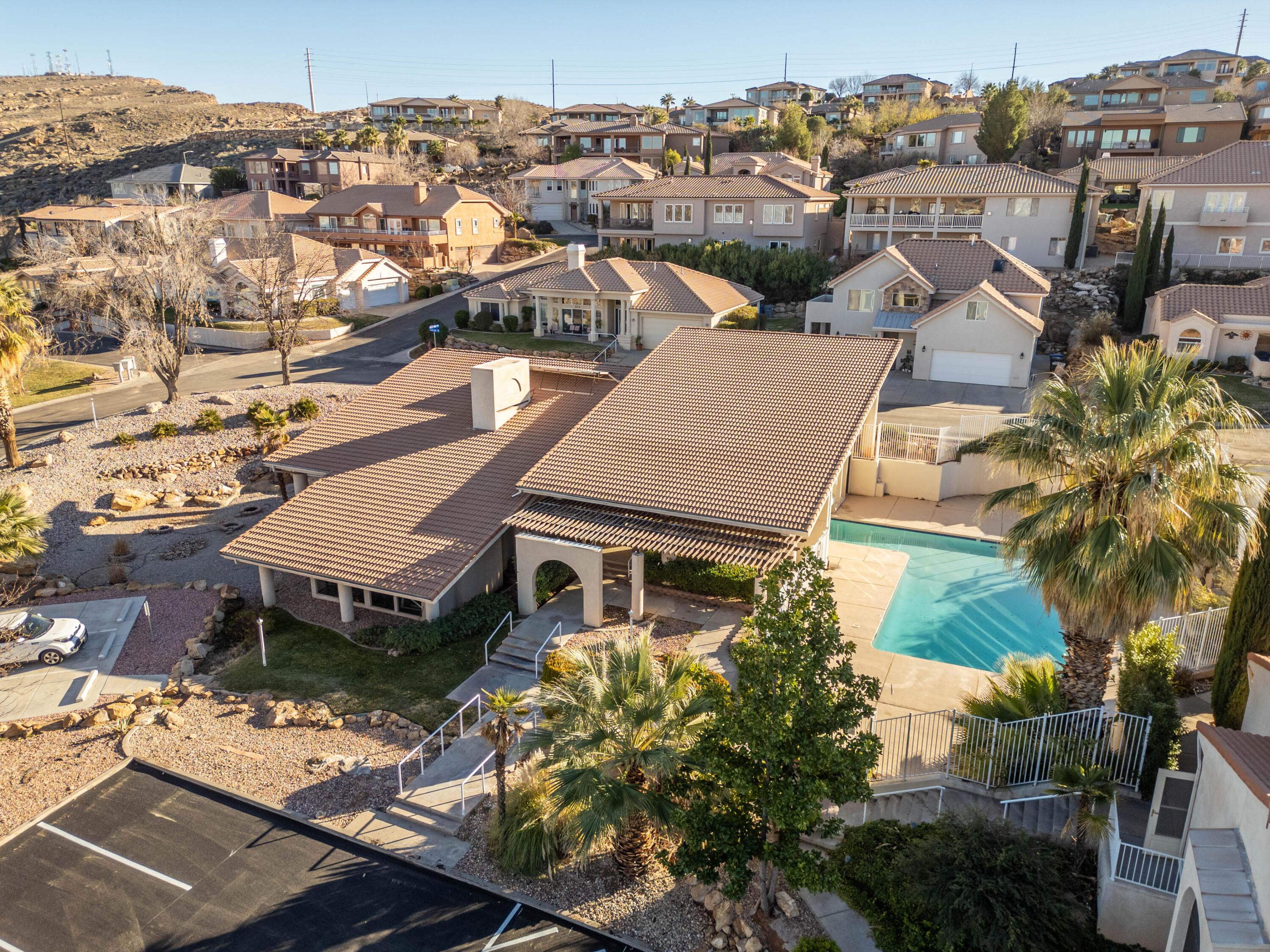 MIRAGE ESTATES - Residential