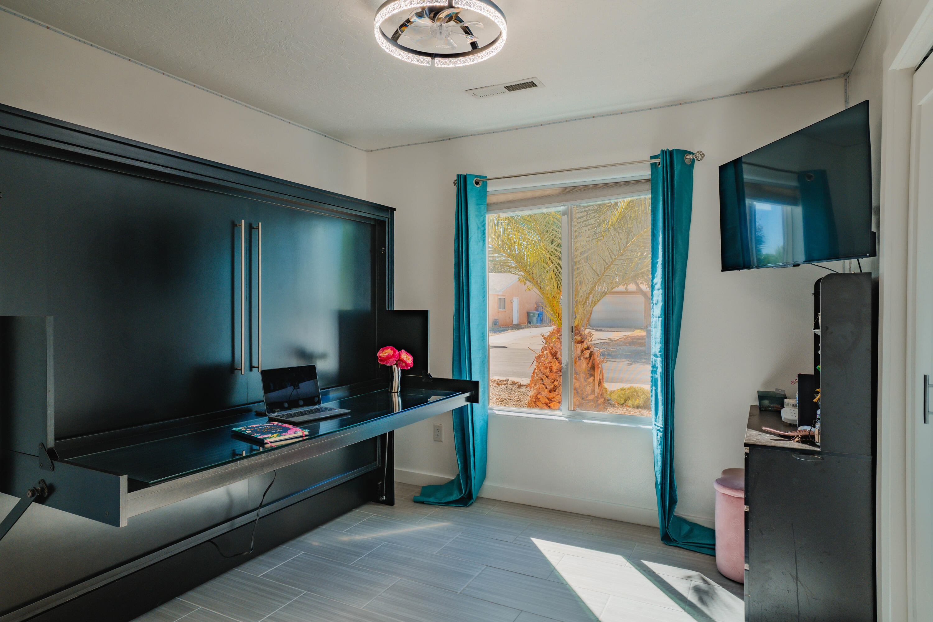 CANYON CLIFF - Residential