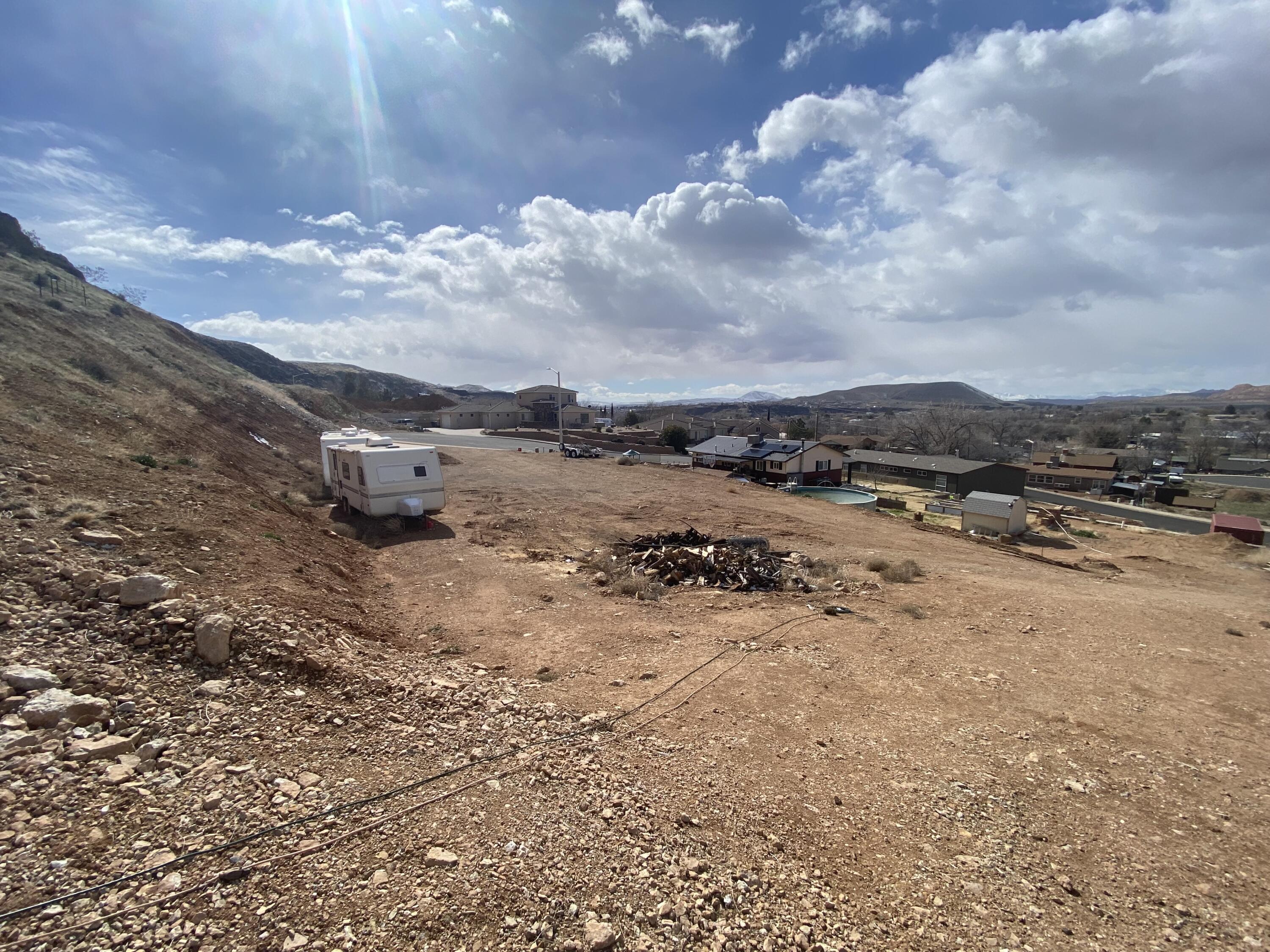 LAVERKIN TOWNSITE AND FIELD - Land