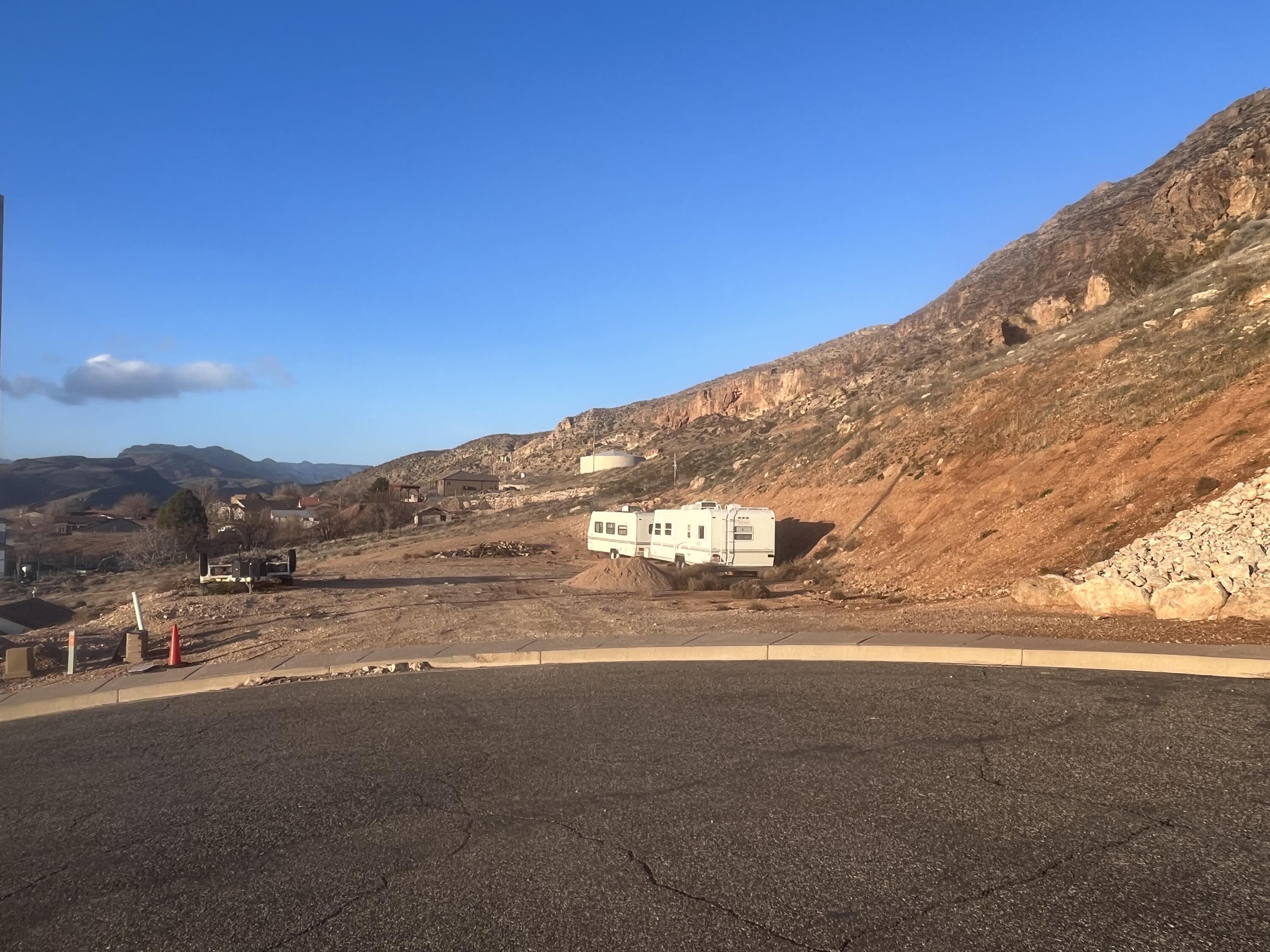 LAVERKIN TOWNSITE AND FIELD - Land