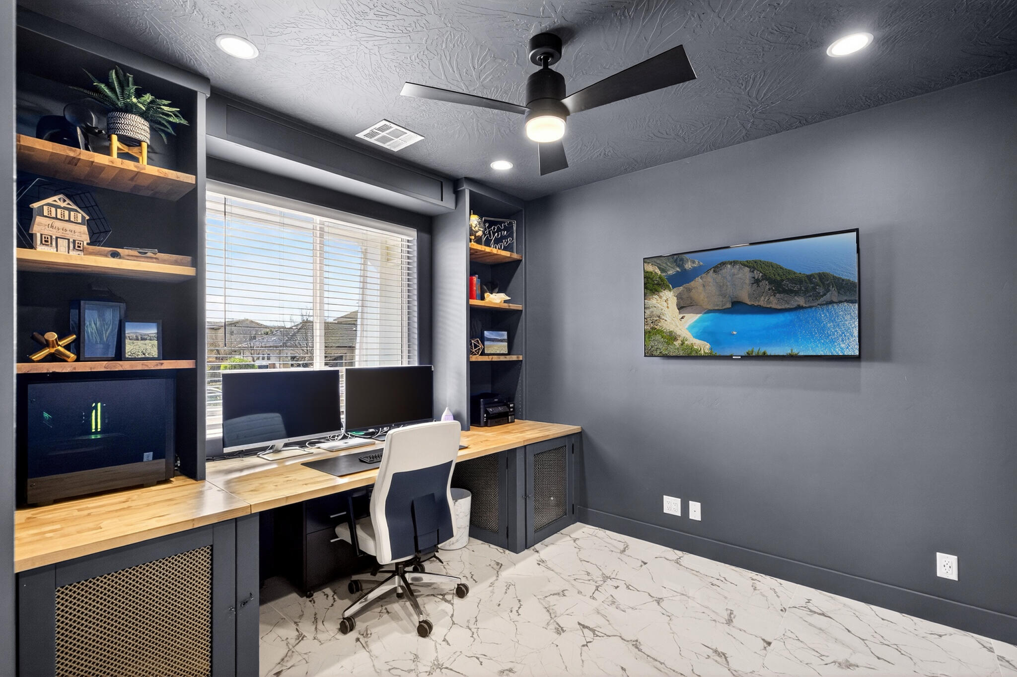 RUSTED HILLS - Residential