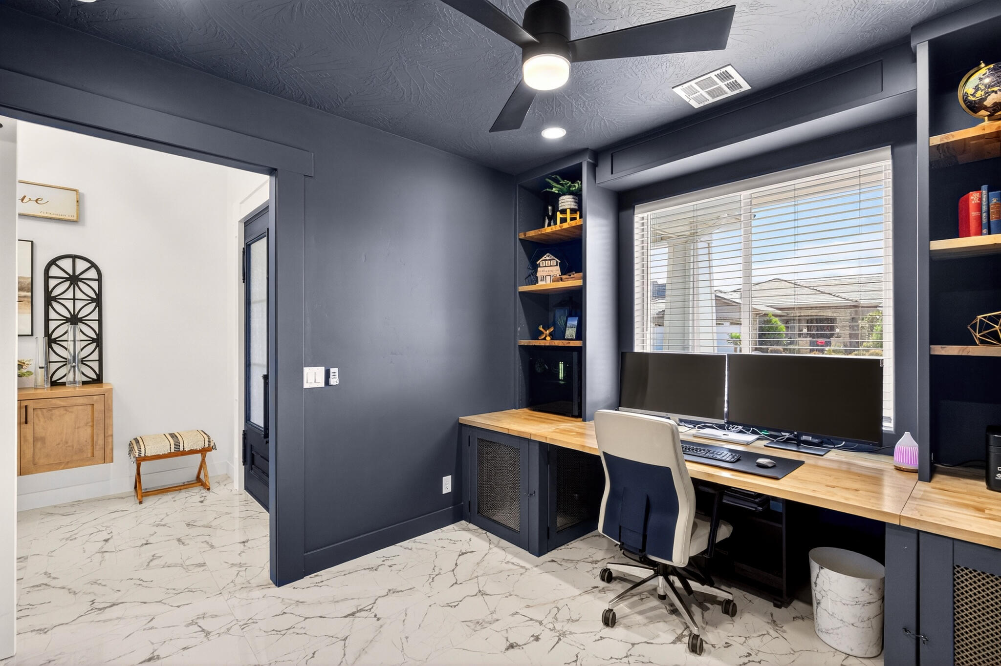 RUSTED HILLS - Residential