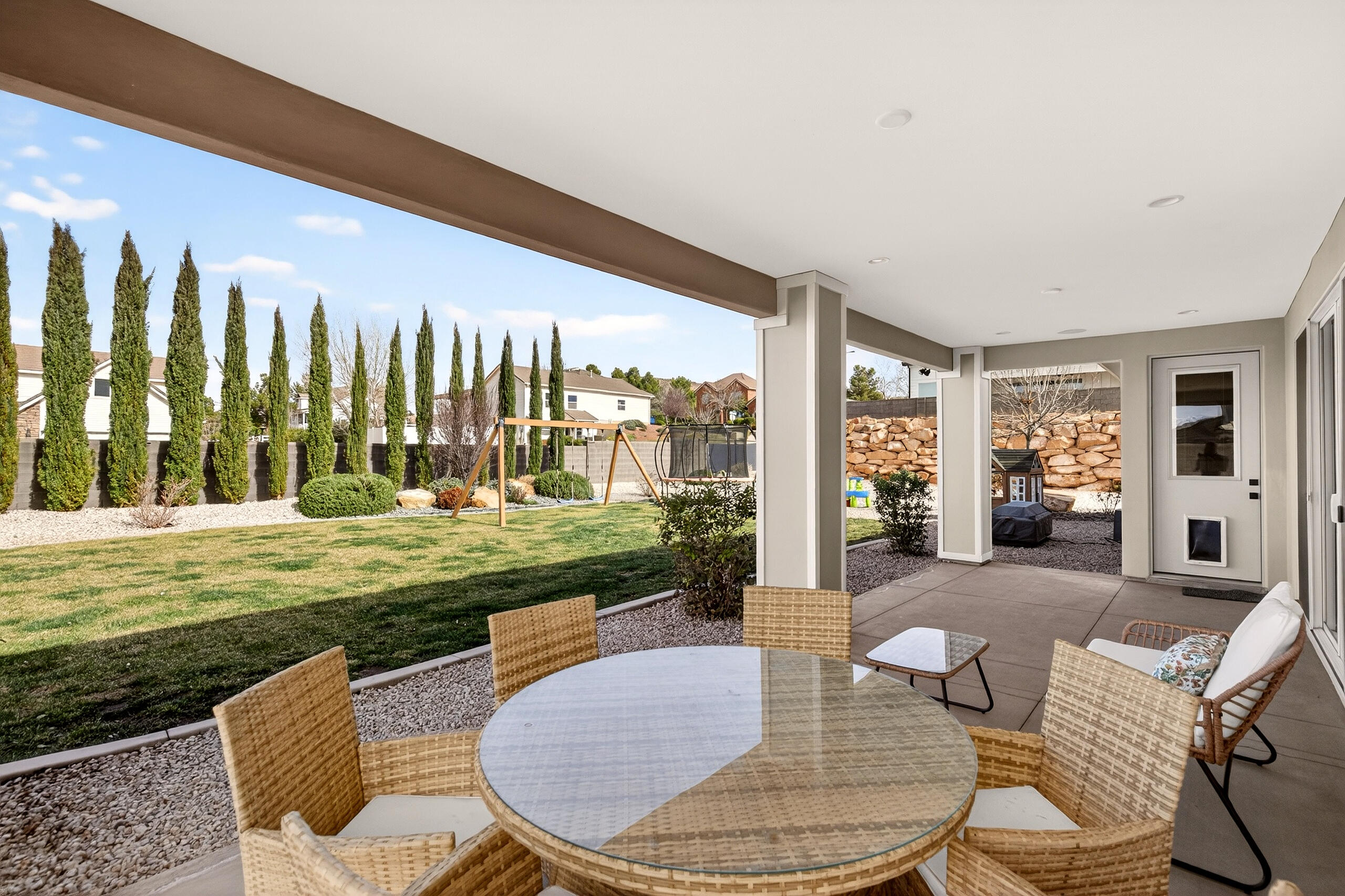 RUSTED HILLS - Residential