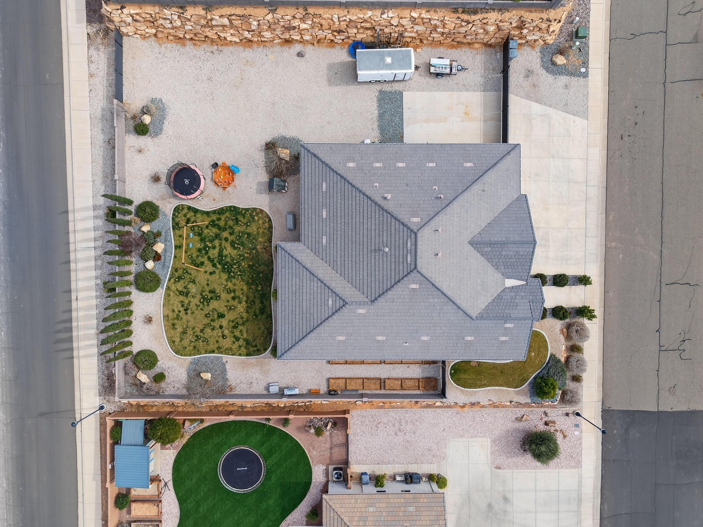 RUSTED HILLS - Residential