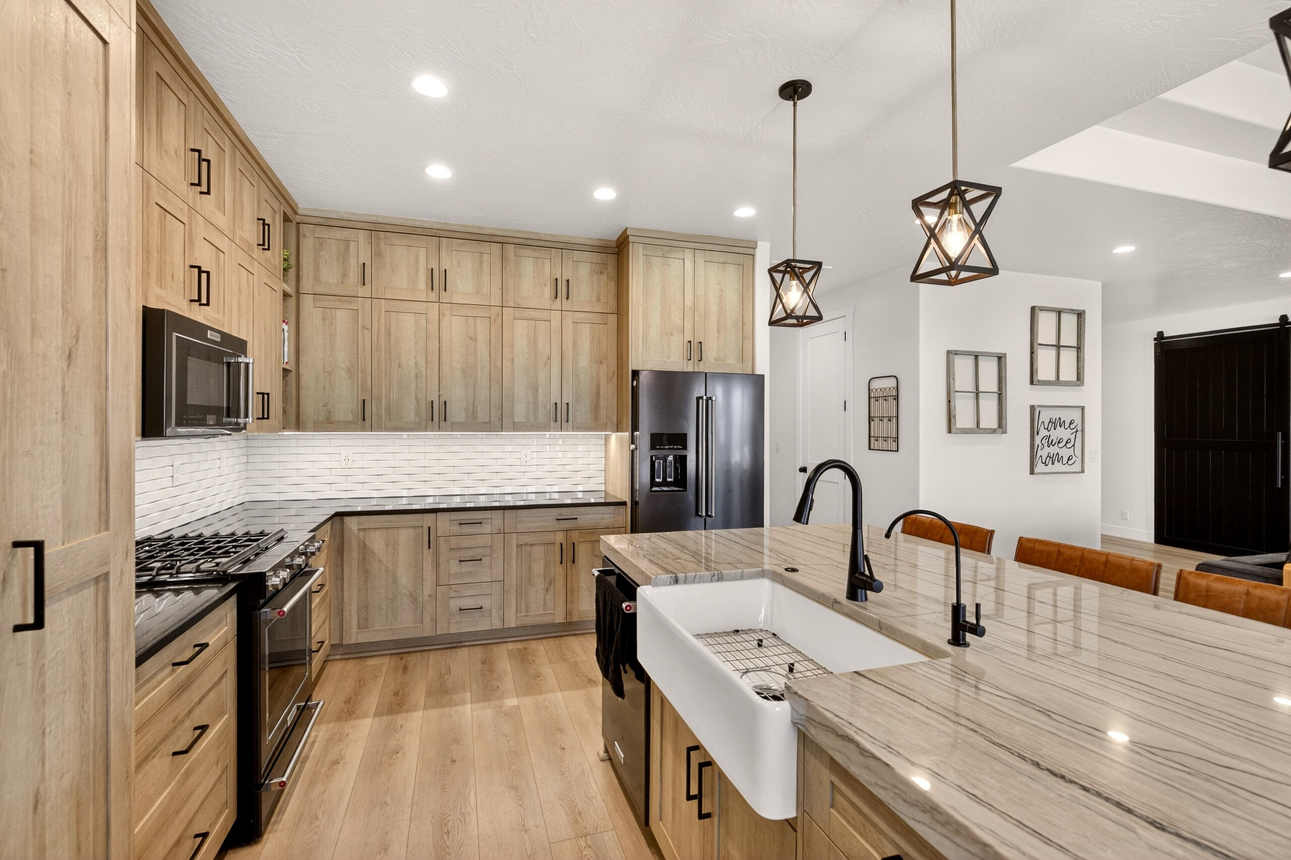 RUSTED HILLS - Residential