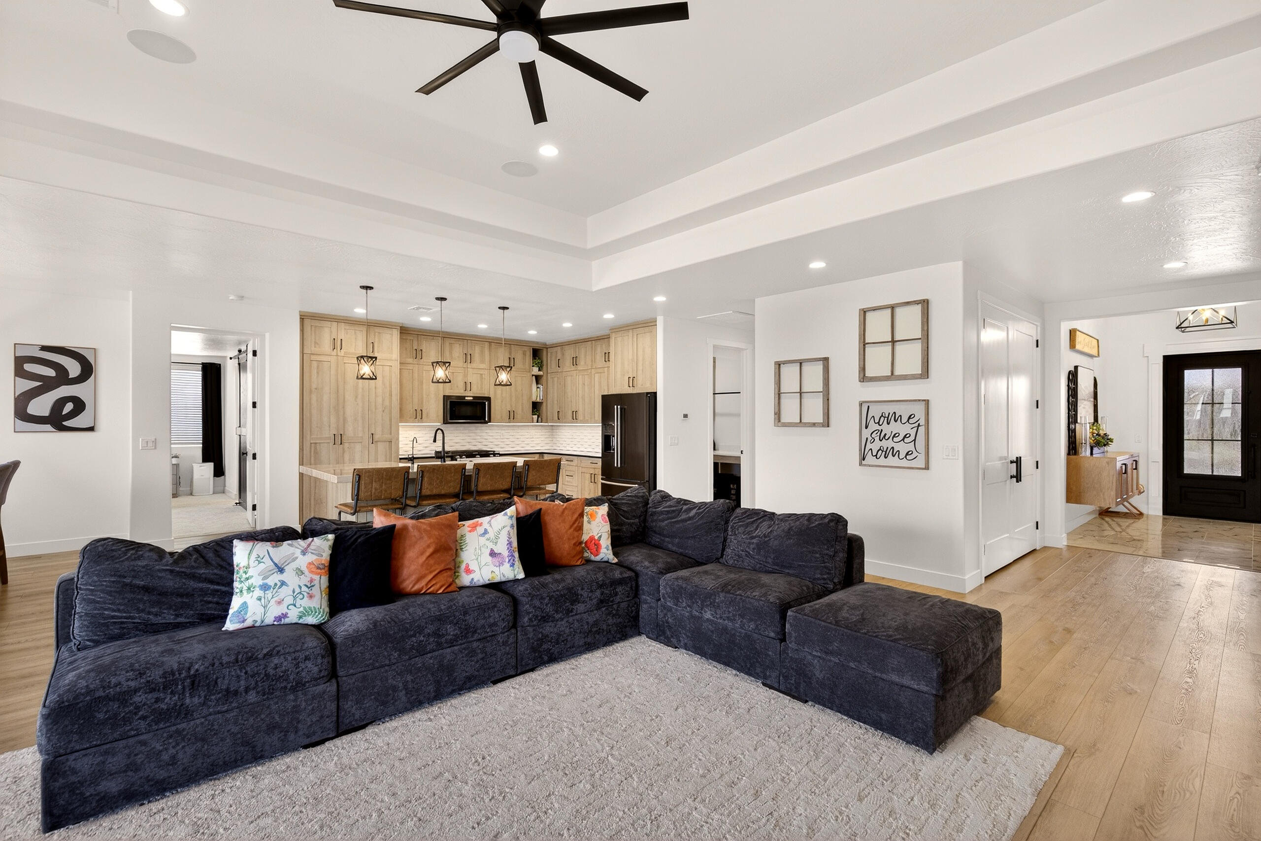 RUSTED HILLS - Residential