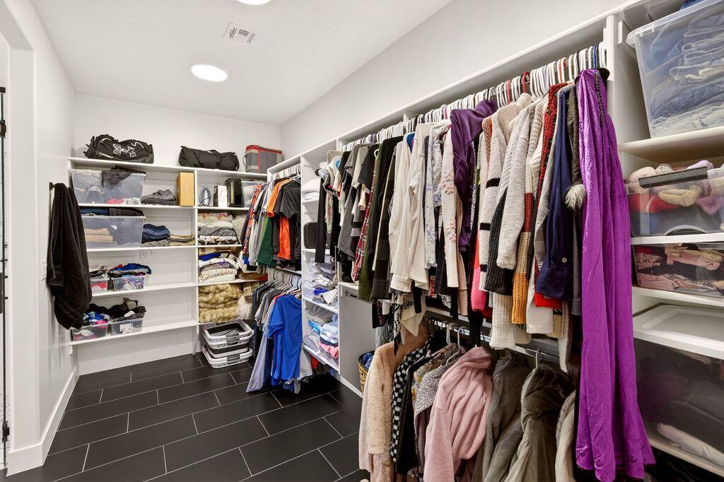 RUSTED HILLS - Residential