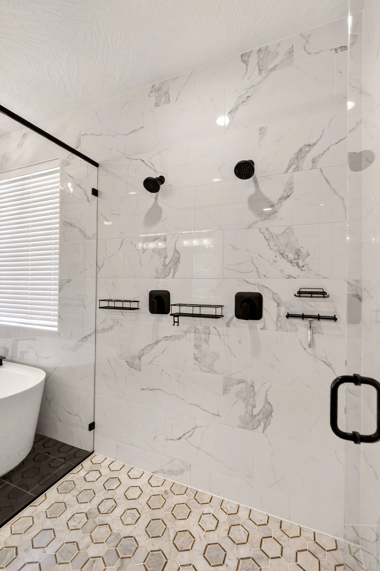 RUSTED HILLS - Residential