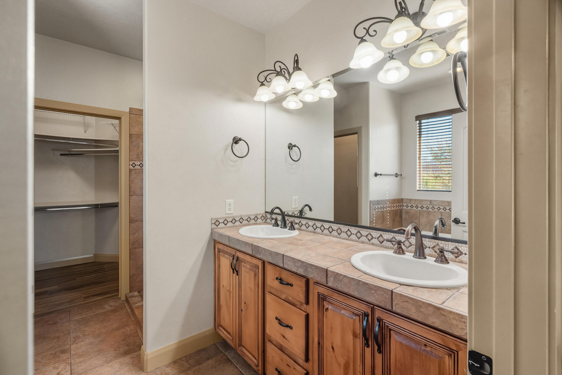 SHADOW CANYONS OF IVINS - Residential