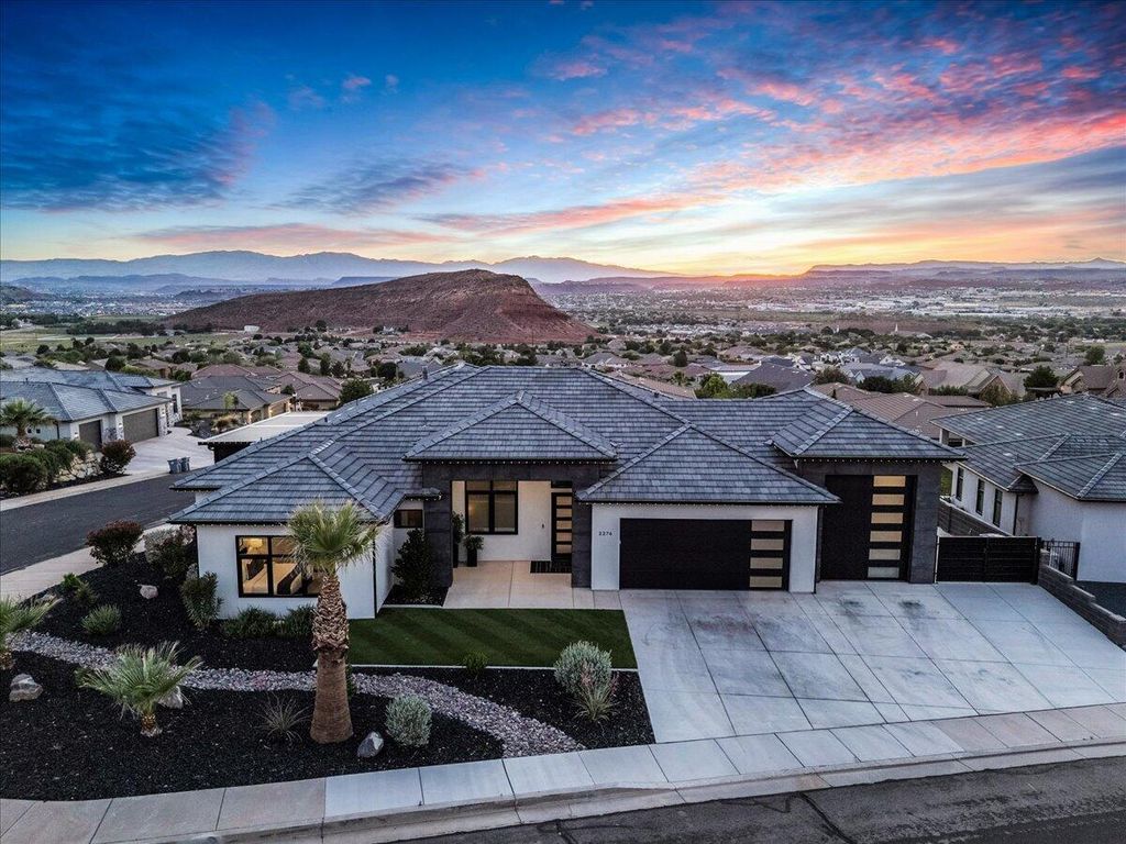 Photo of 2276 S BIRKEN ST, Washington, UT 84780 (MLS # 26-272464)