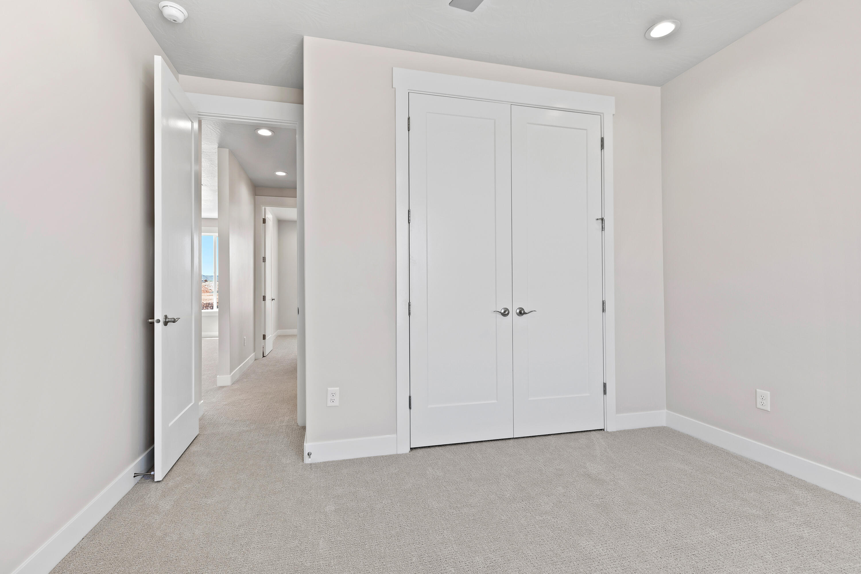 RED SLATE ESTATES - Residential