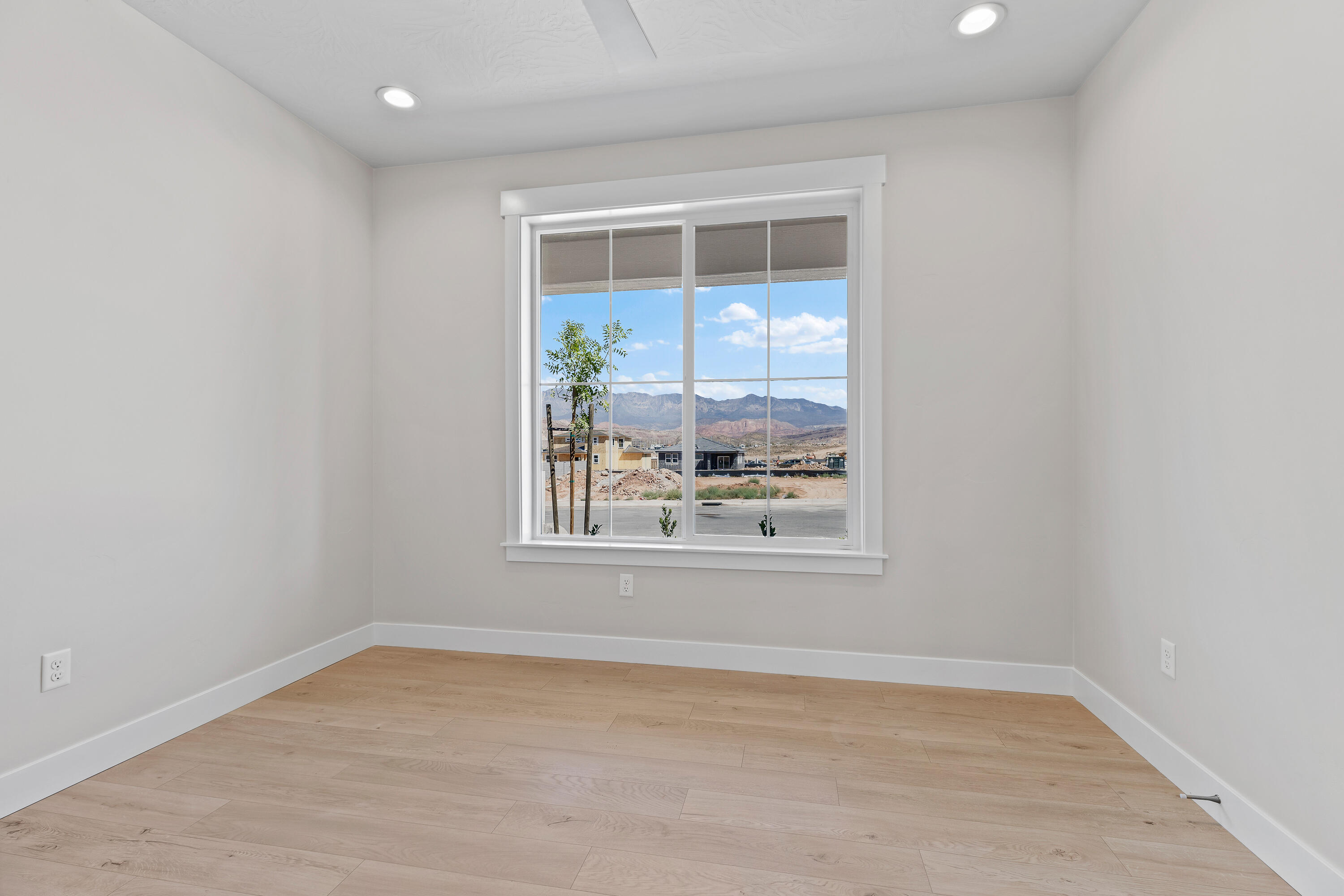 RED SLATE ESTATES - Residential