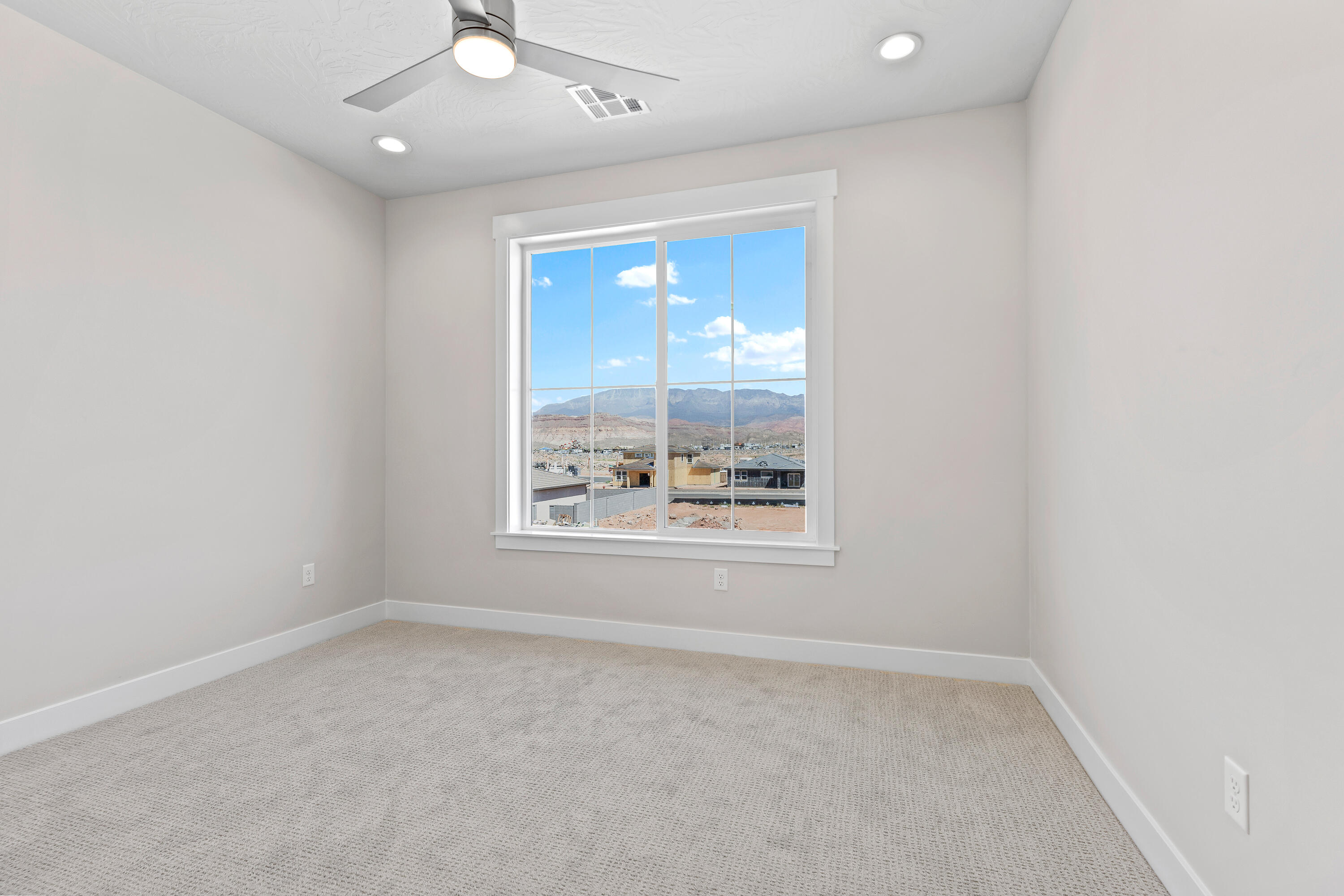 RED SLATE ESTATES - Residential