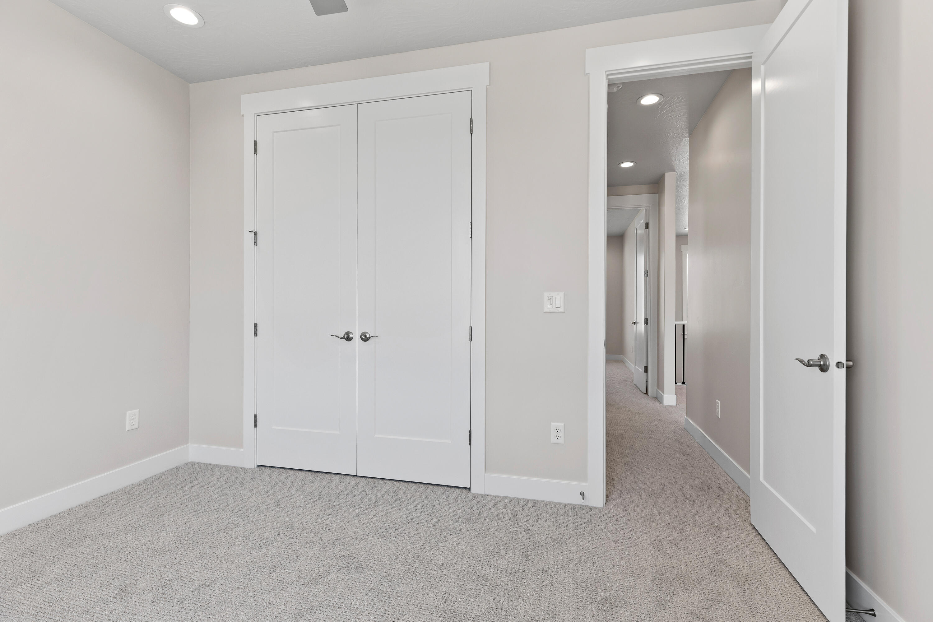 RED SLATE ESTATES - Residential