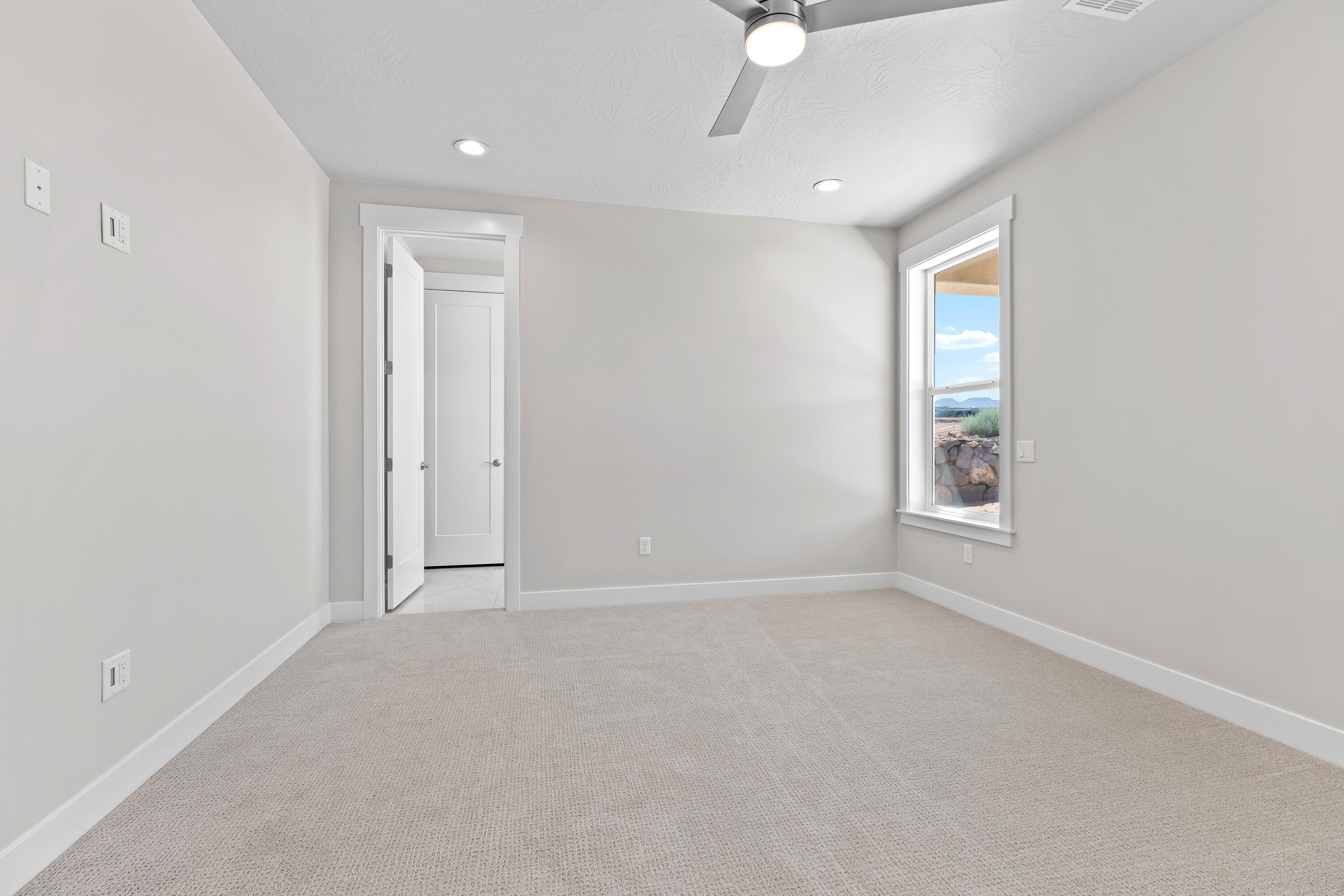 RED SLATE ESTATES - Residential