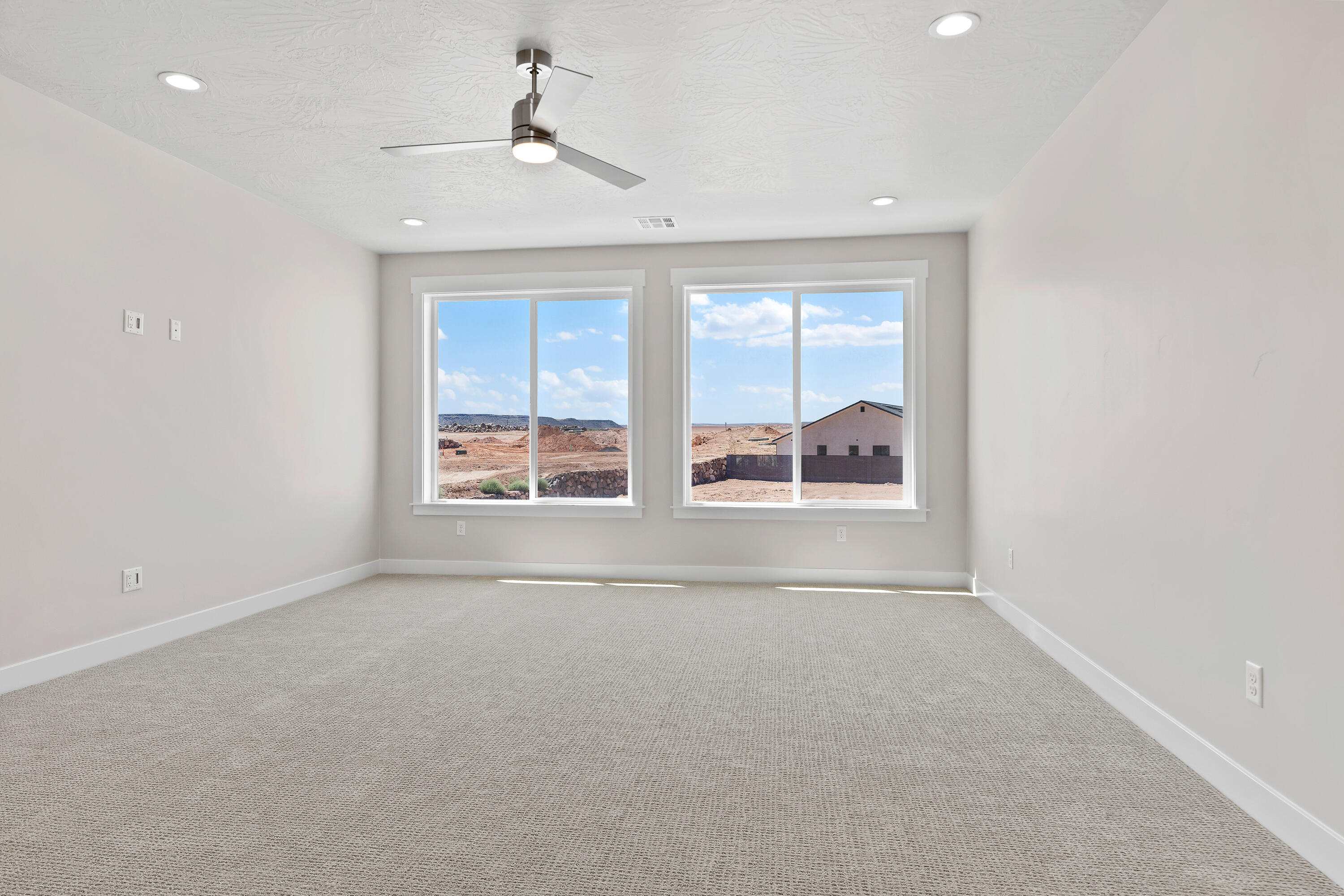 RED SLATE ESTATES - Residential