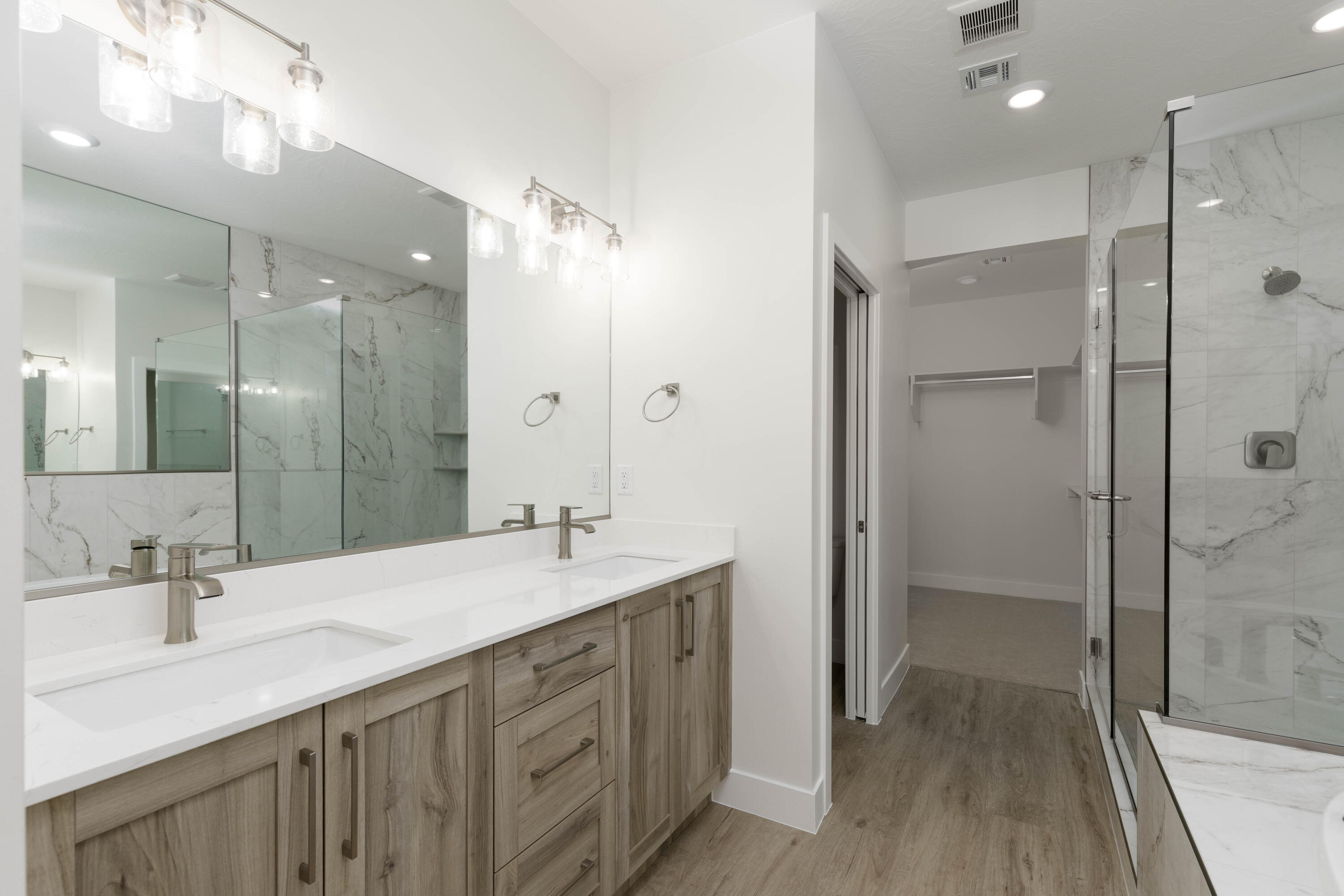 EAGLE POINTE - Residential