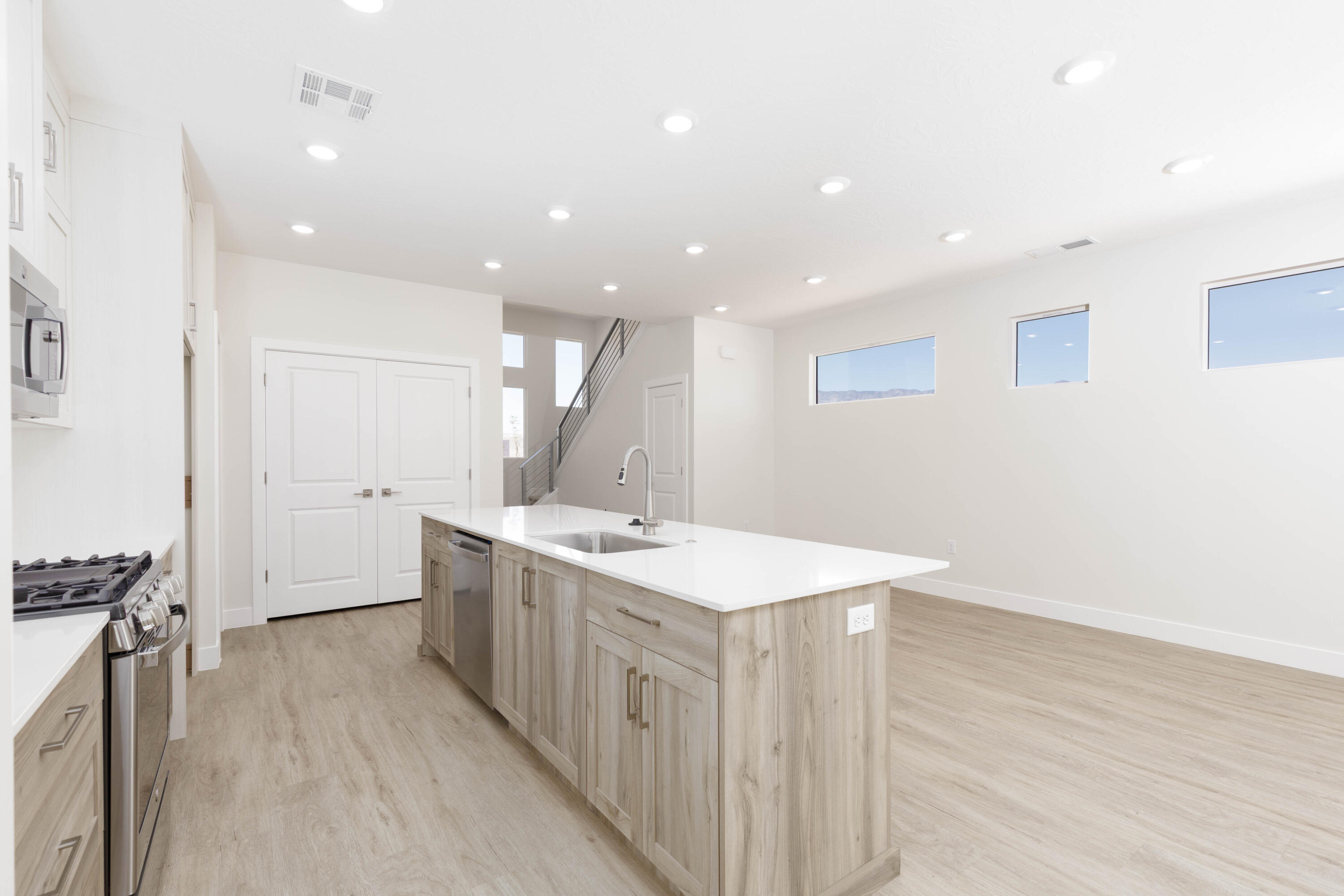 EAGLE POINTE - Residential