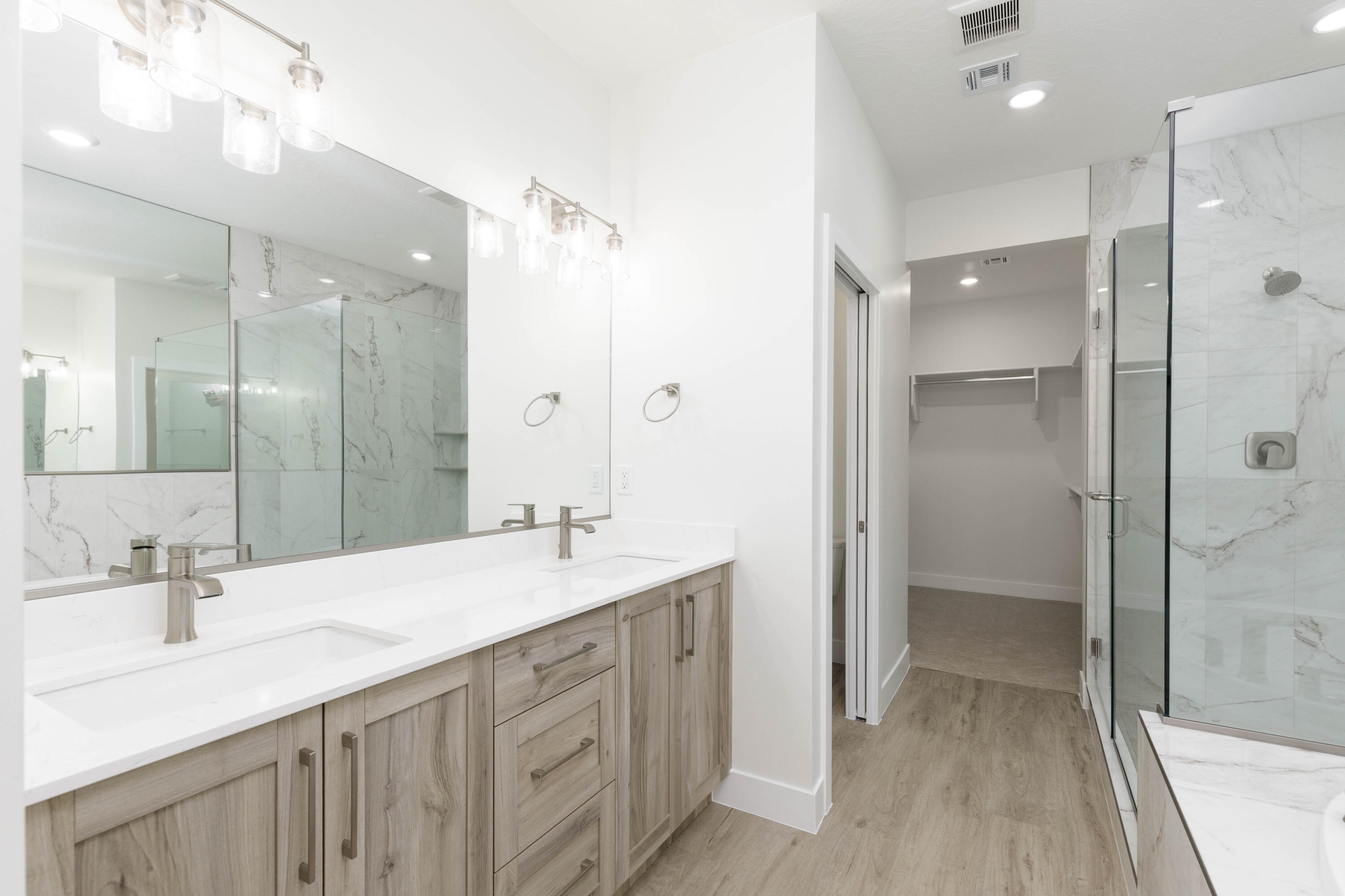 EAGLE POINTE - Residential