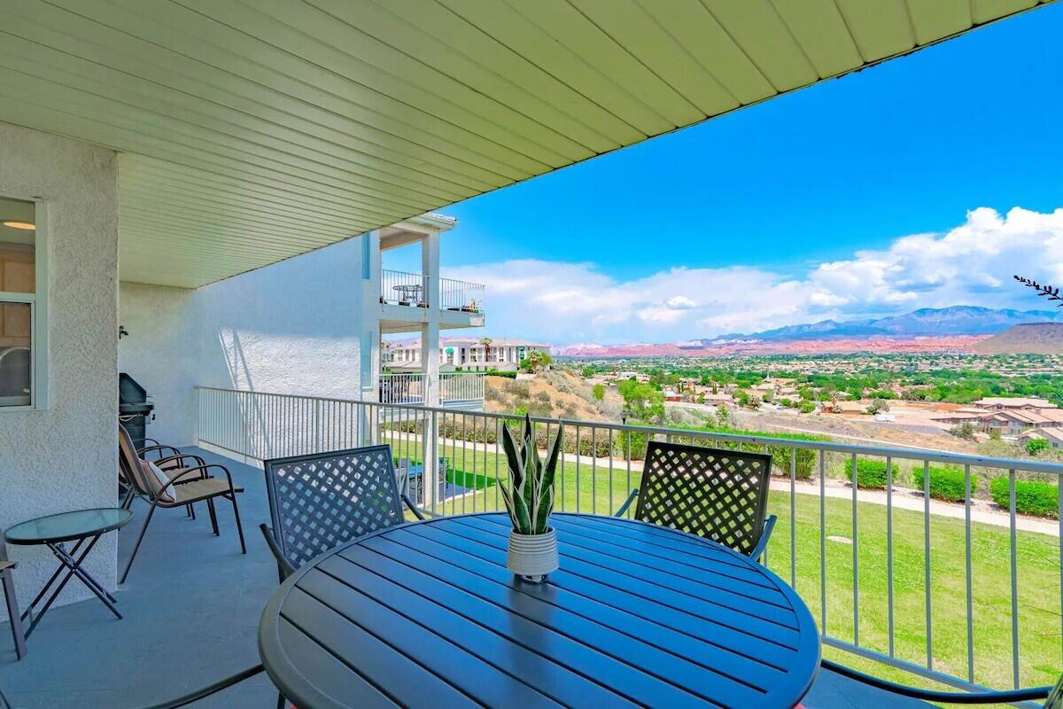 LAS PALMAS RESORT CONDOS - Residential