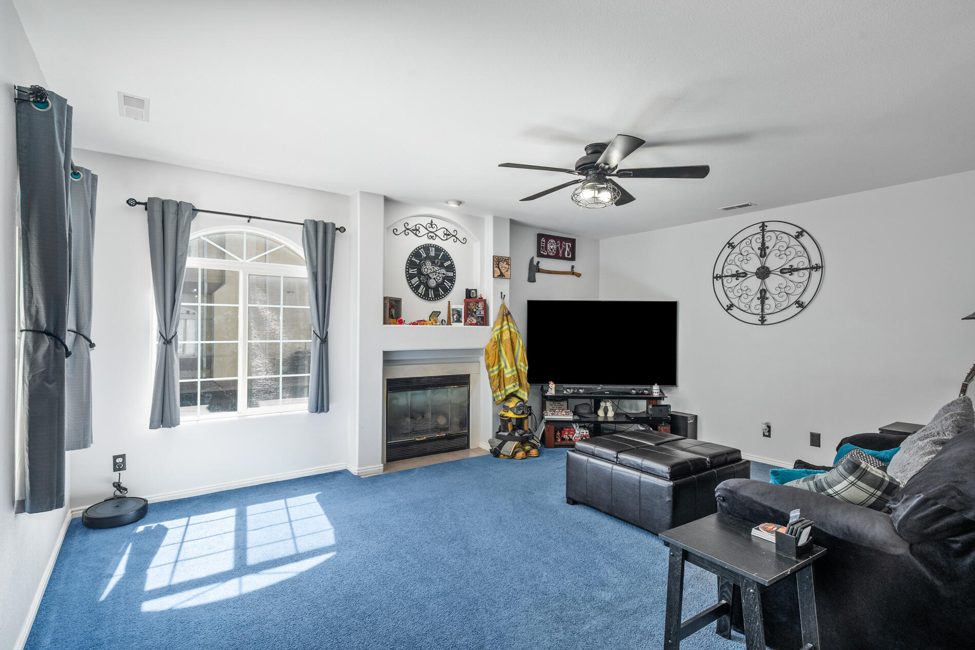 EAGLE POINTE - Residential