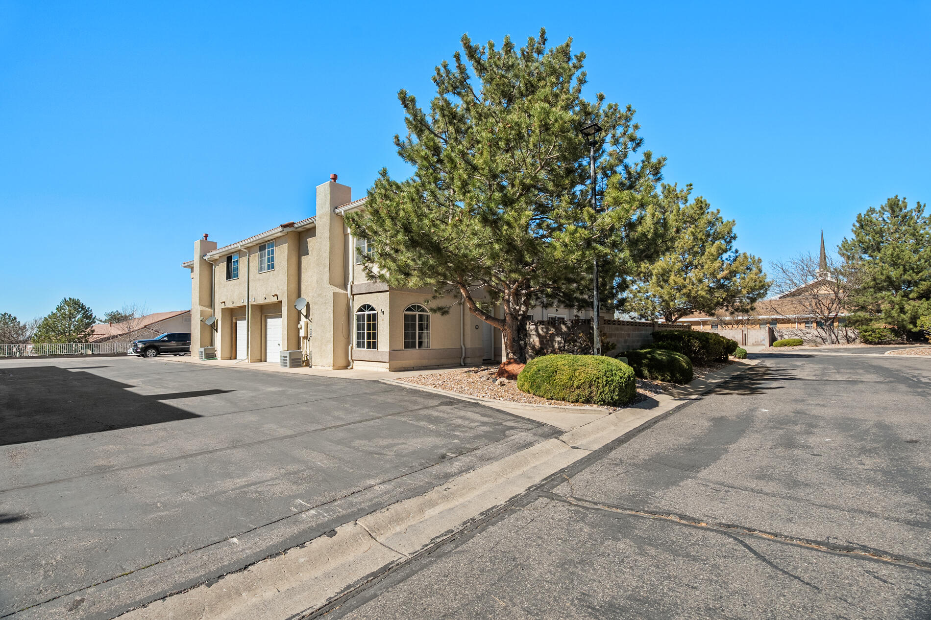 EAGLE POINTE - Residential