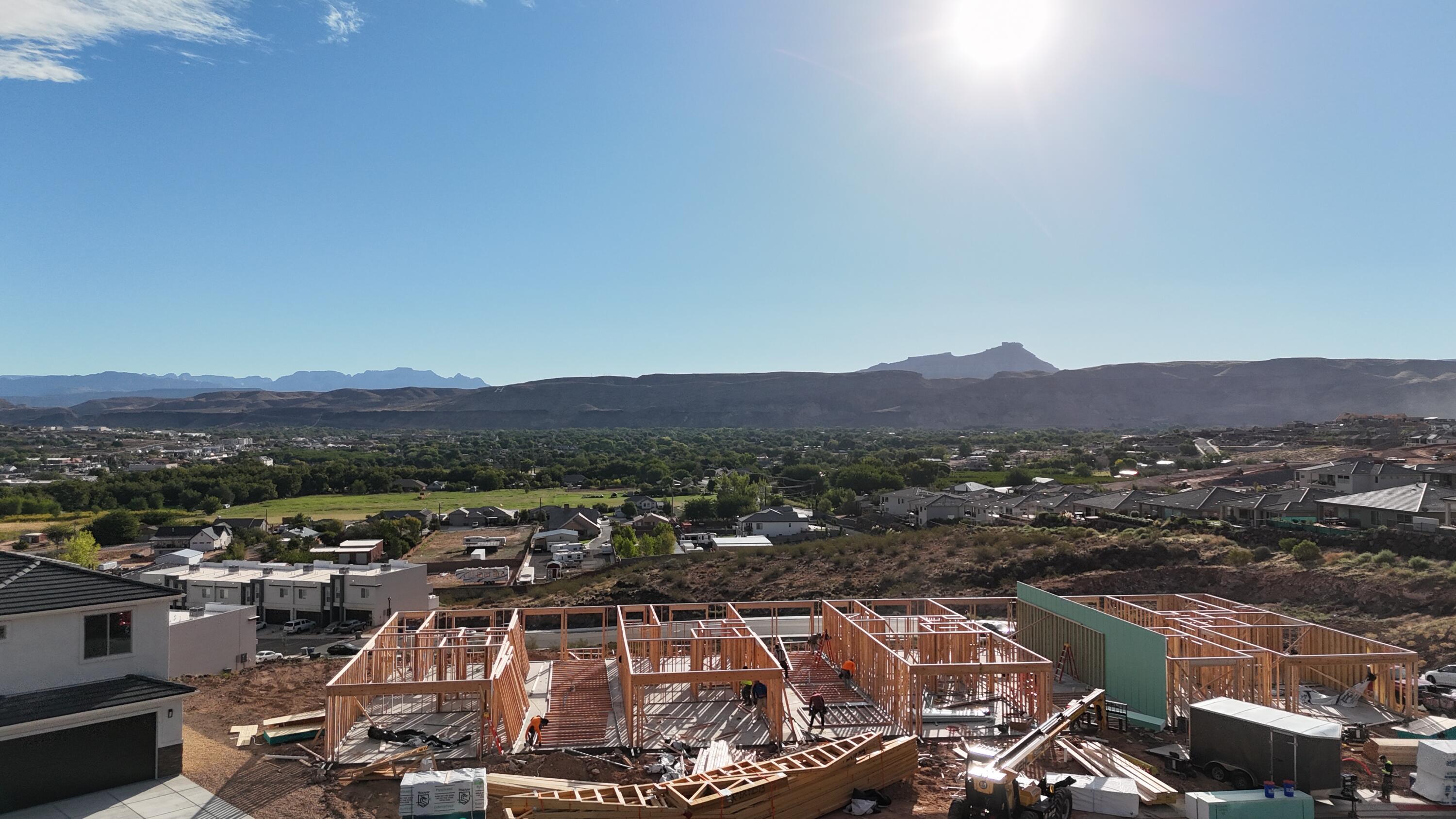 HURRICANE VIEWS - Residential