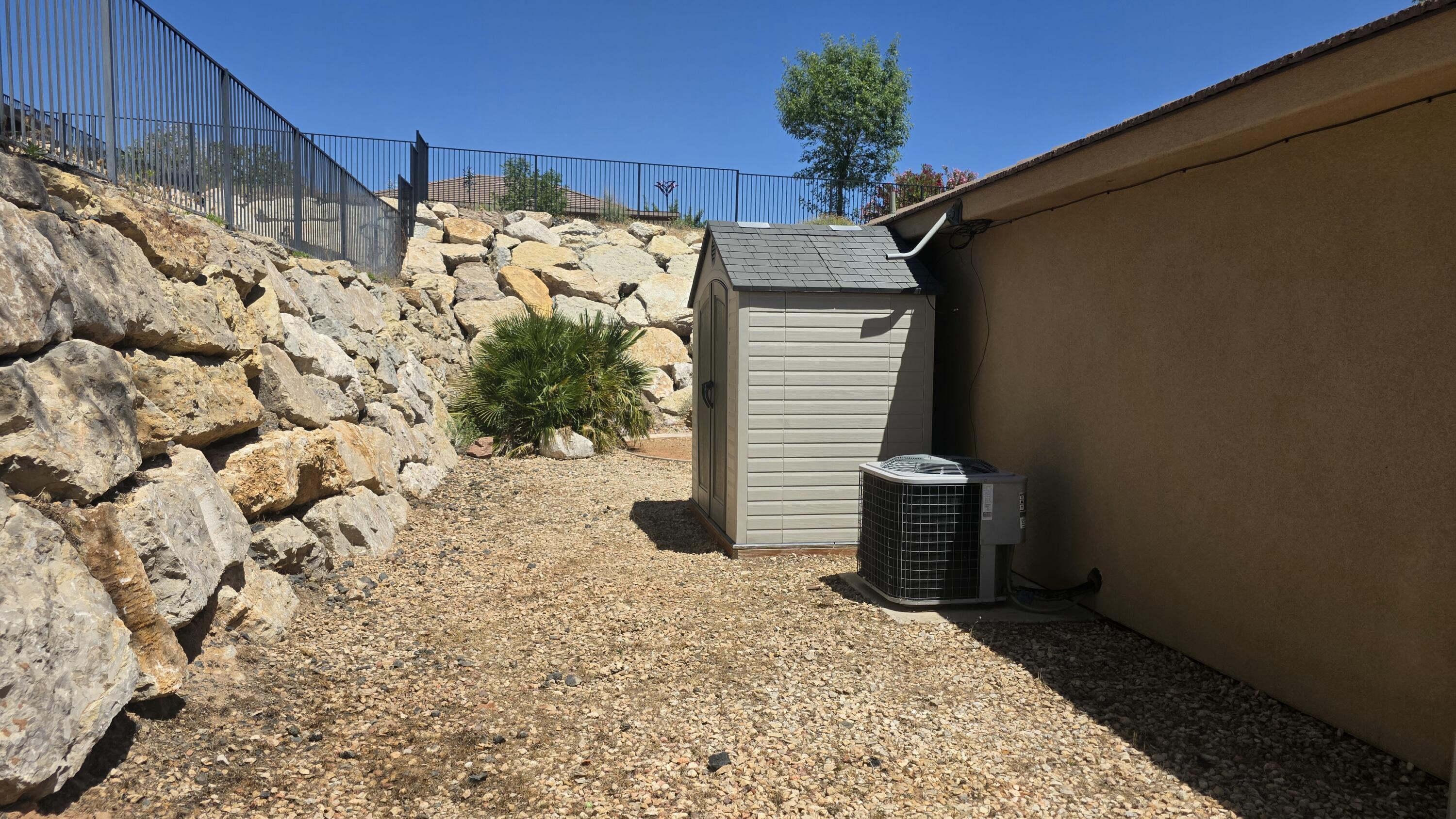 FALCON RIDGE - Residential