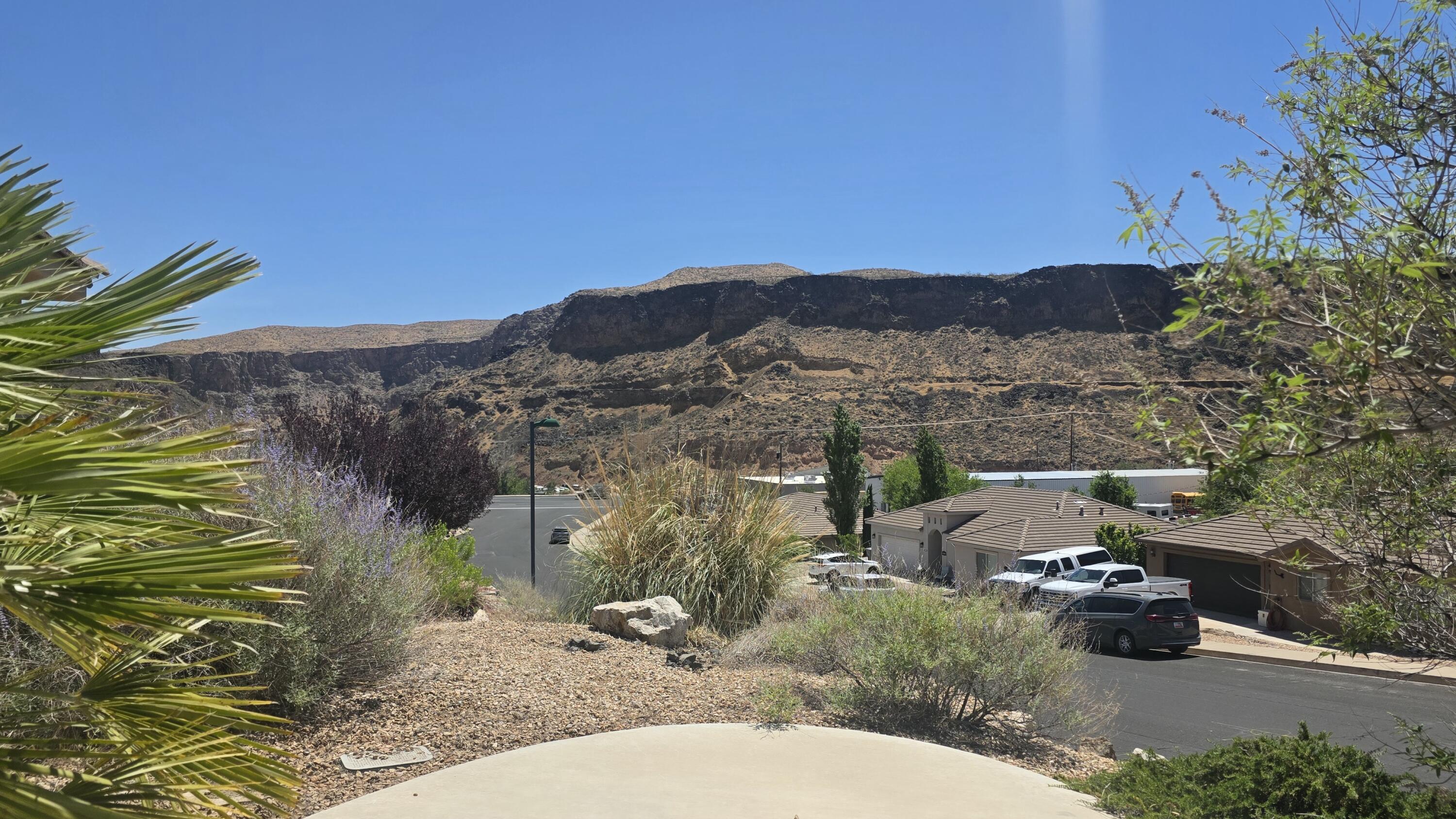 FALCON RIDGE - Residential
