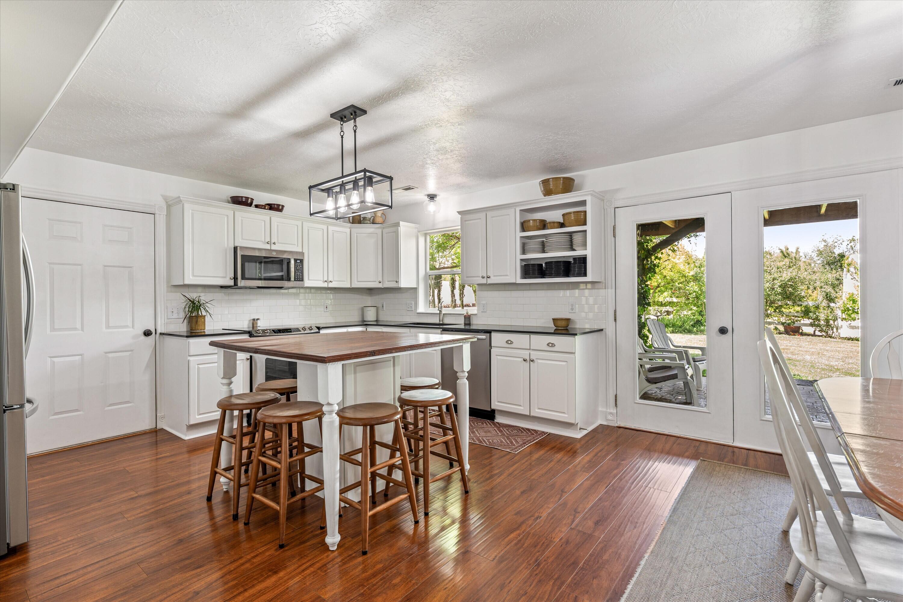 TOQUERVILLE TOWNSITE - Residential