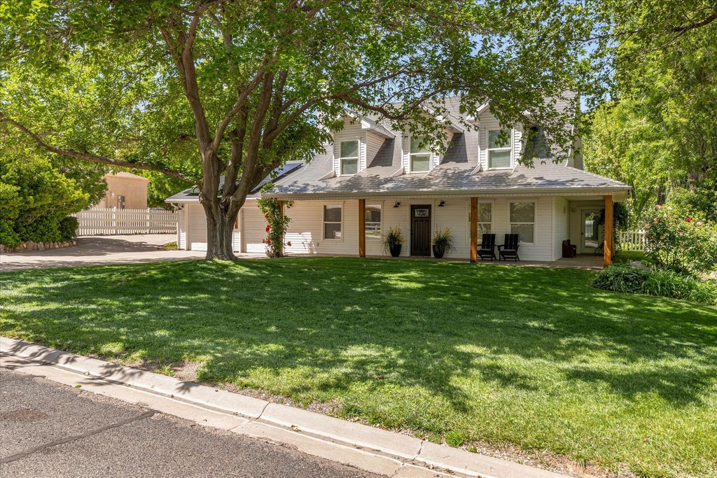 Photo of 246 W Mountain Charm RD, Toquerville, UT 84774 (MLS # 26-271599)