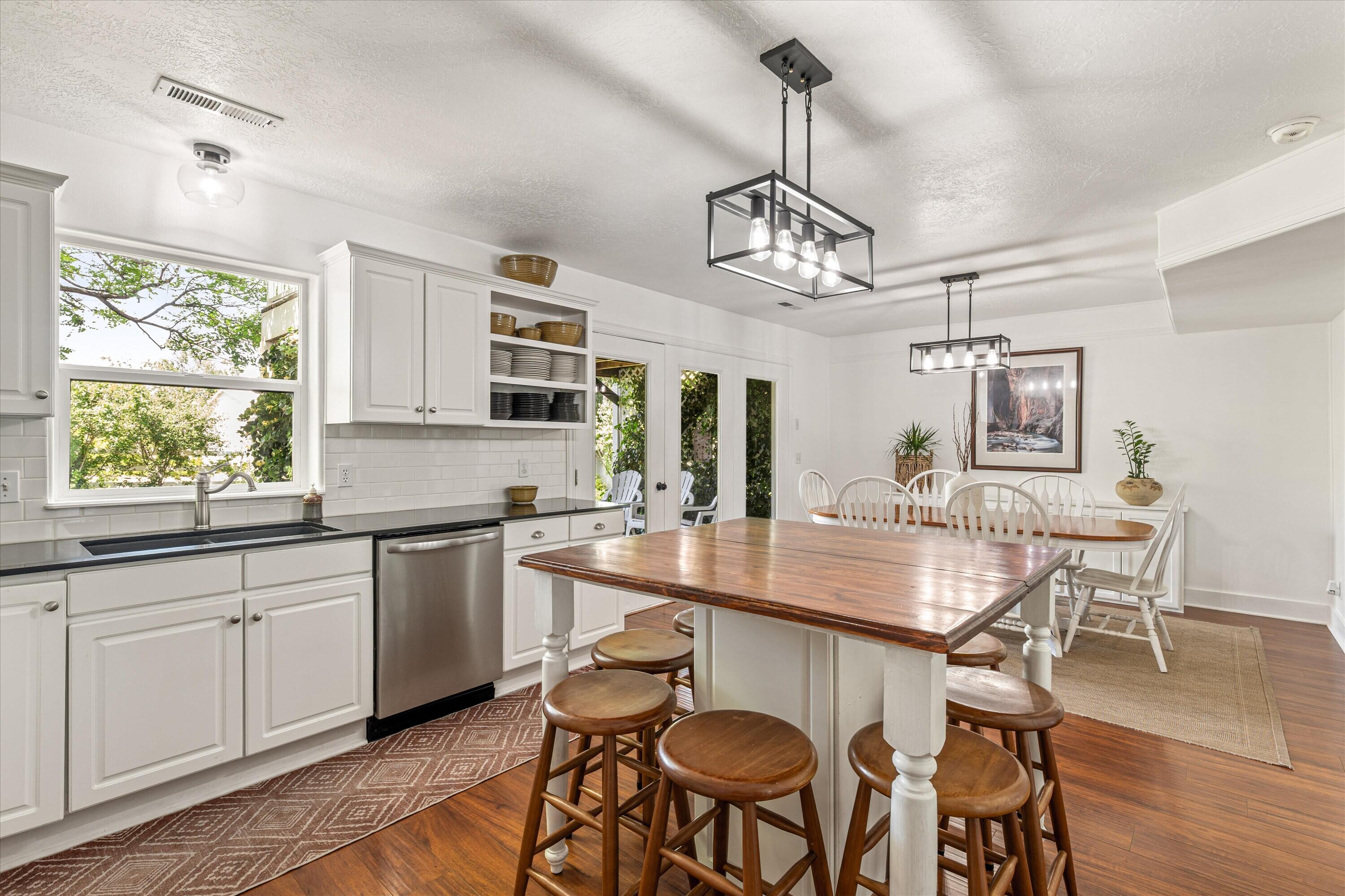 TOQUERVILLE TOWNSITE - Residential