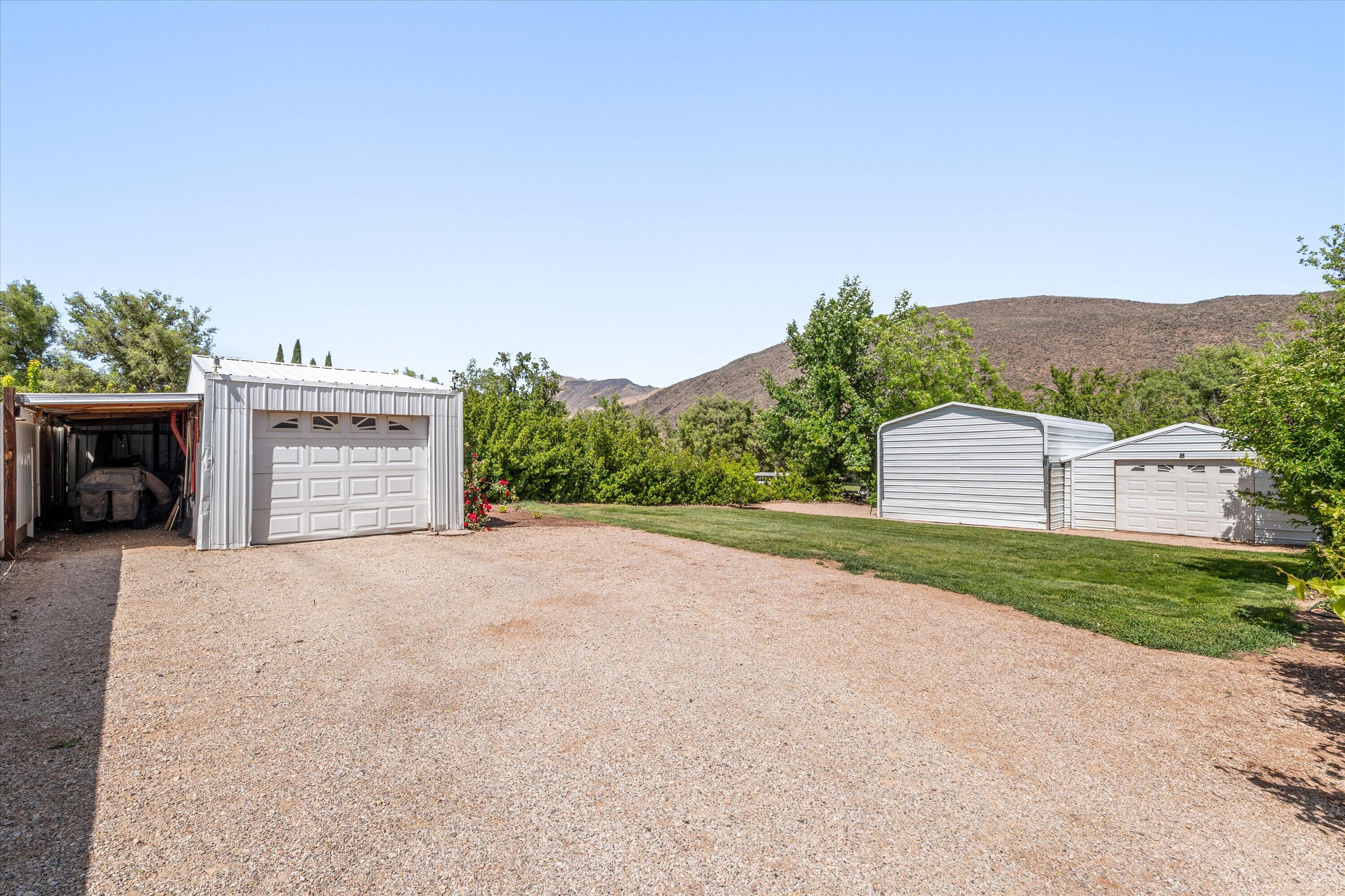 TOQUERVILLE TOWNSITE - Residential