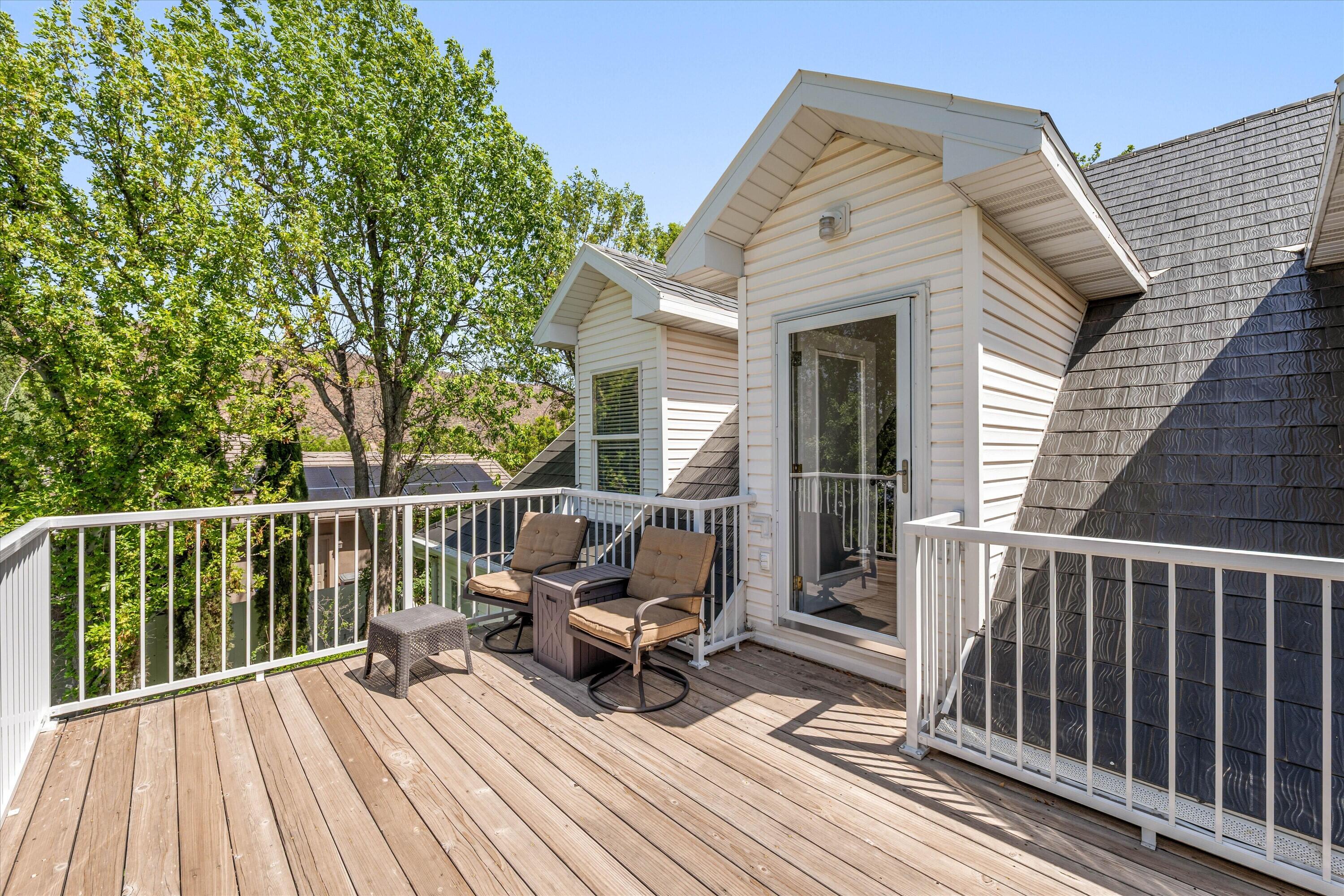 TOQUERVILLE TOWNSITE - Residential