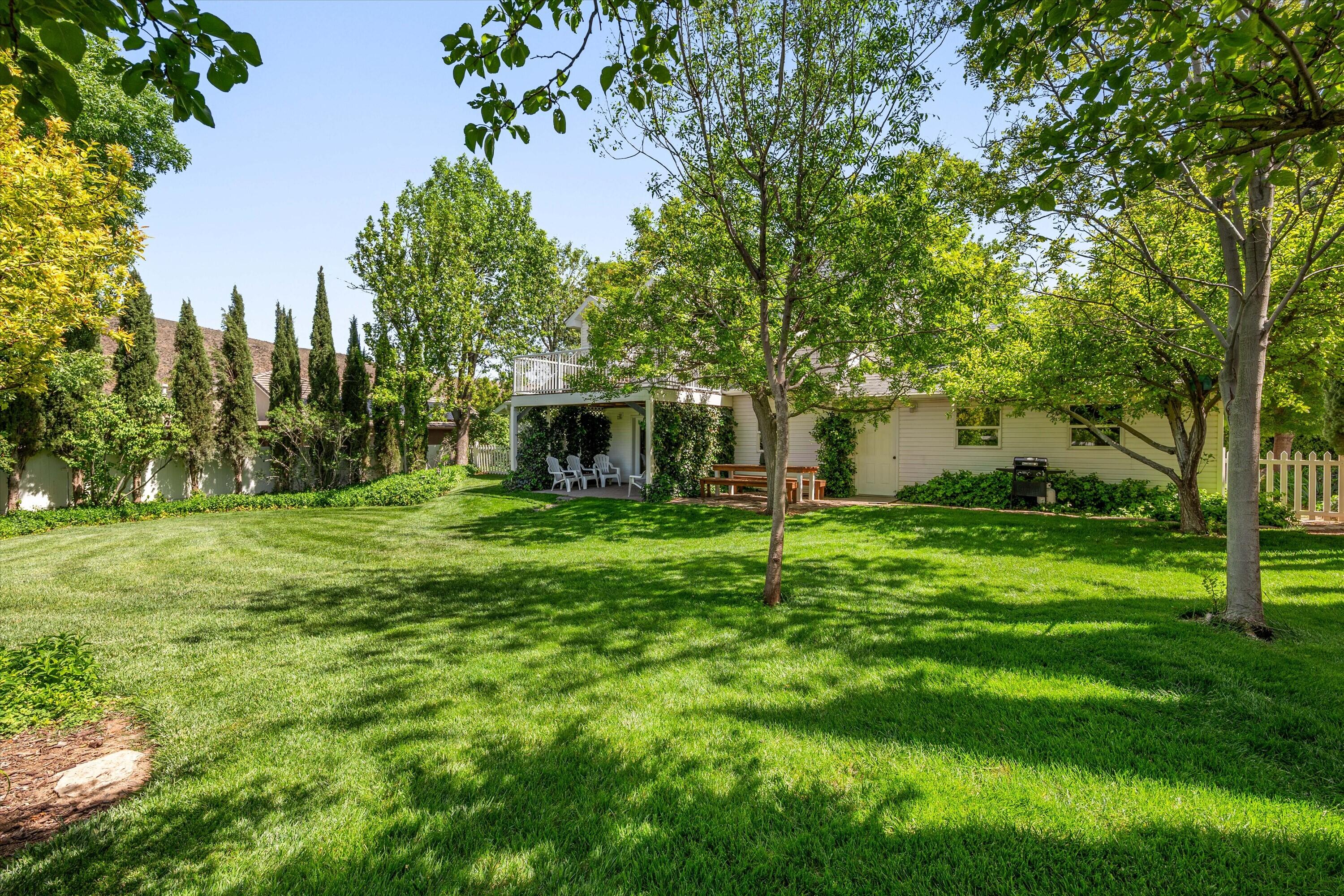 TOQUERVILLE TOWNSITE - Residential