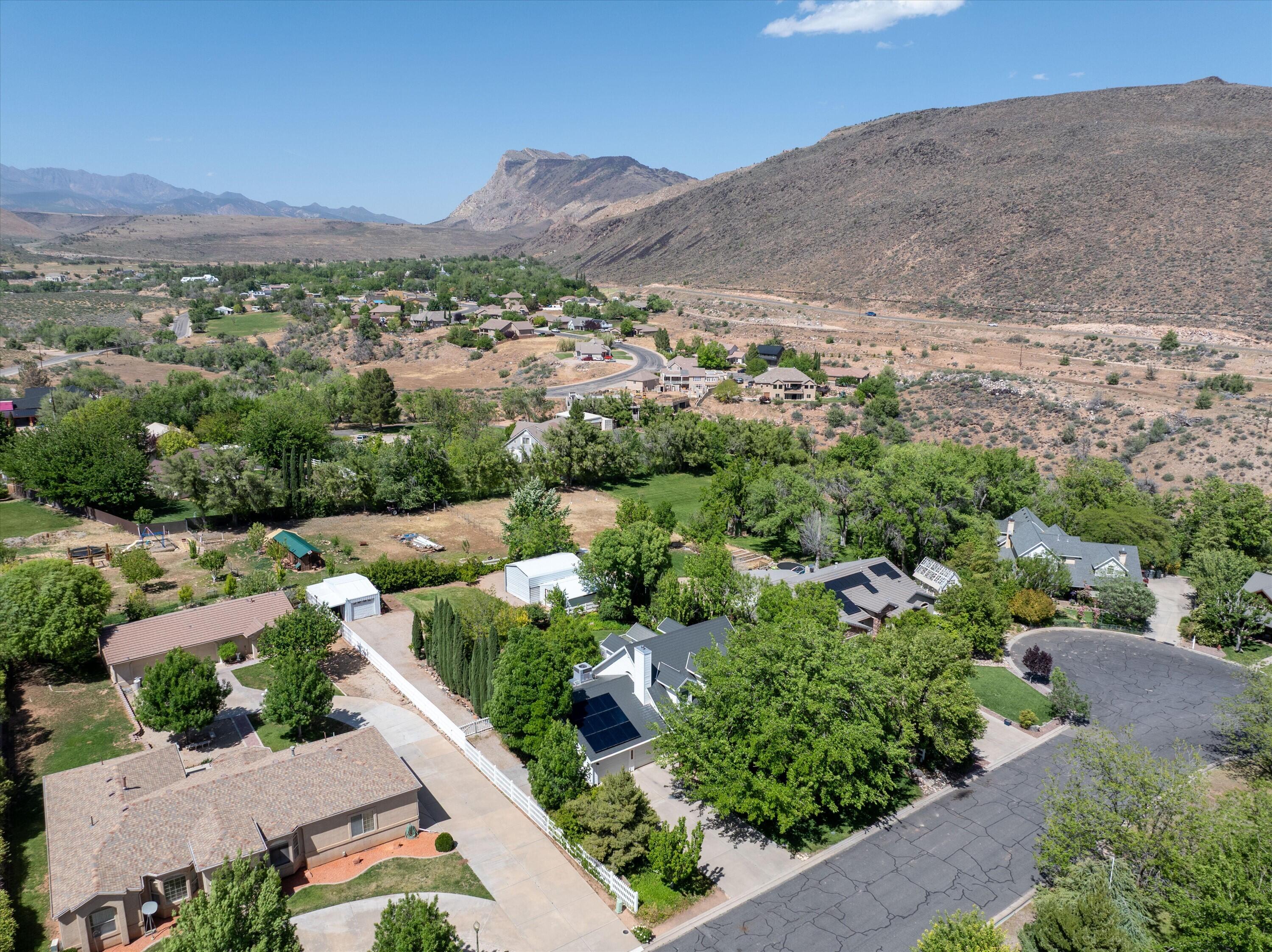 TOQUERVILLE TOWNSITE - Residential