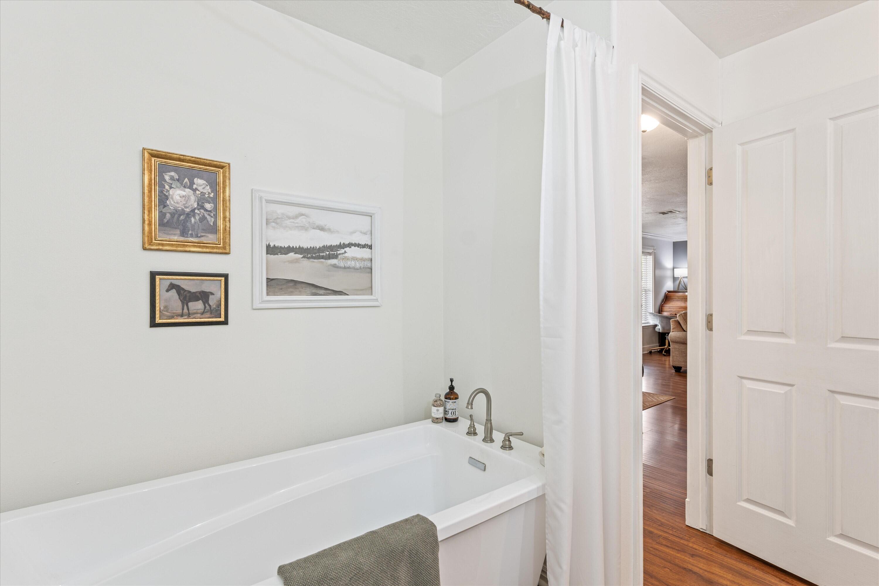 TOQUERVILLE TOWNSITE - Residential