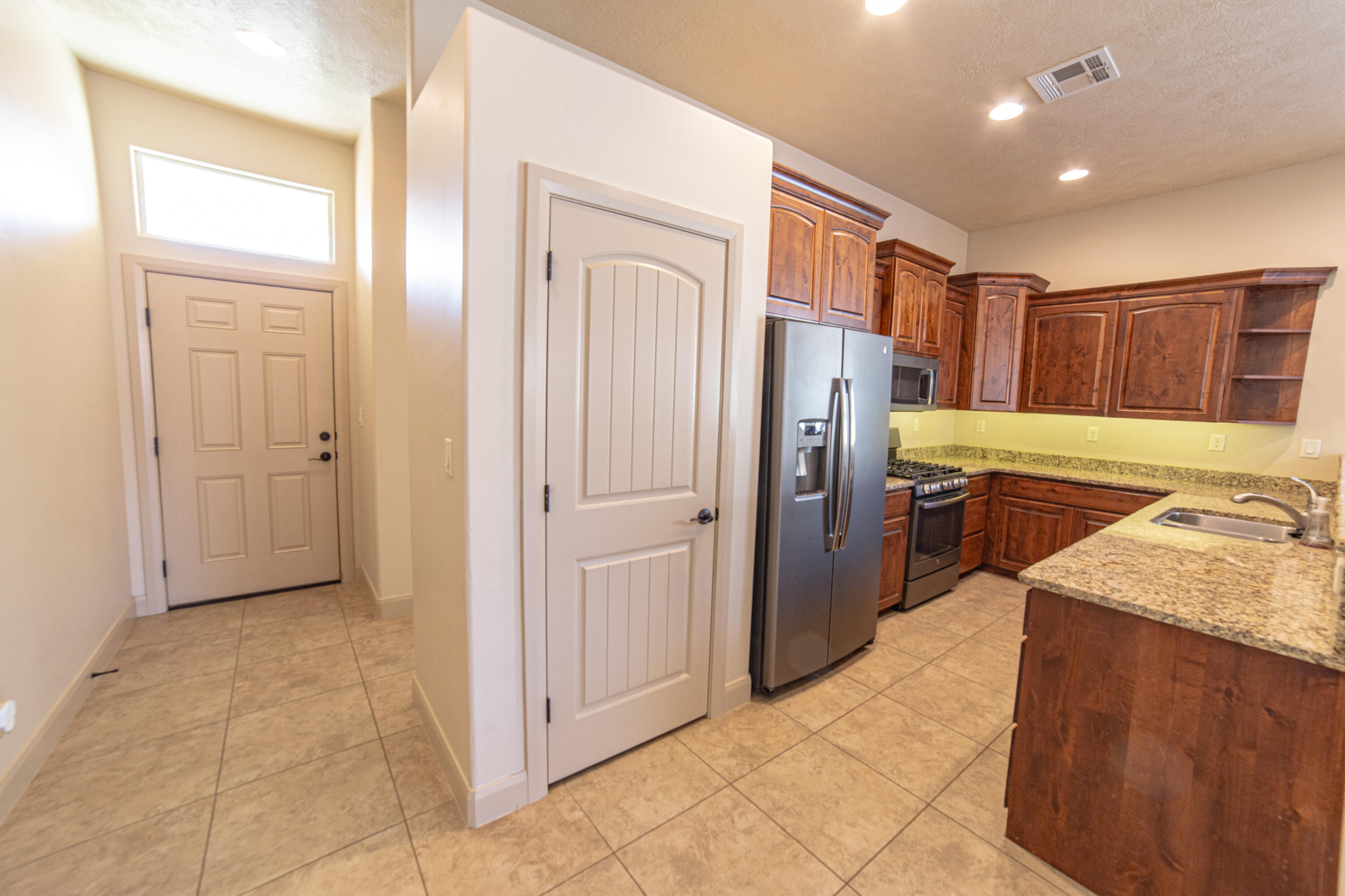 SKY RIDGE TOWNHOMES - Residential