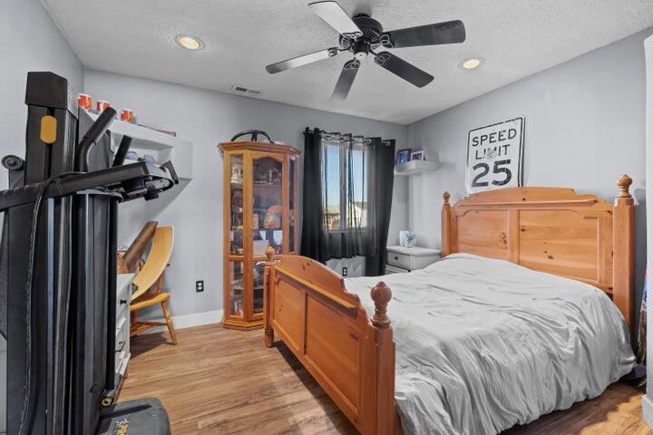 SUNNY MEADOWS ACRES - Residential