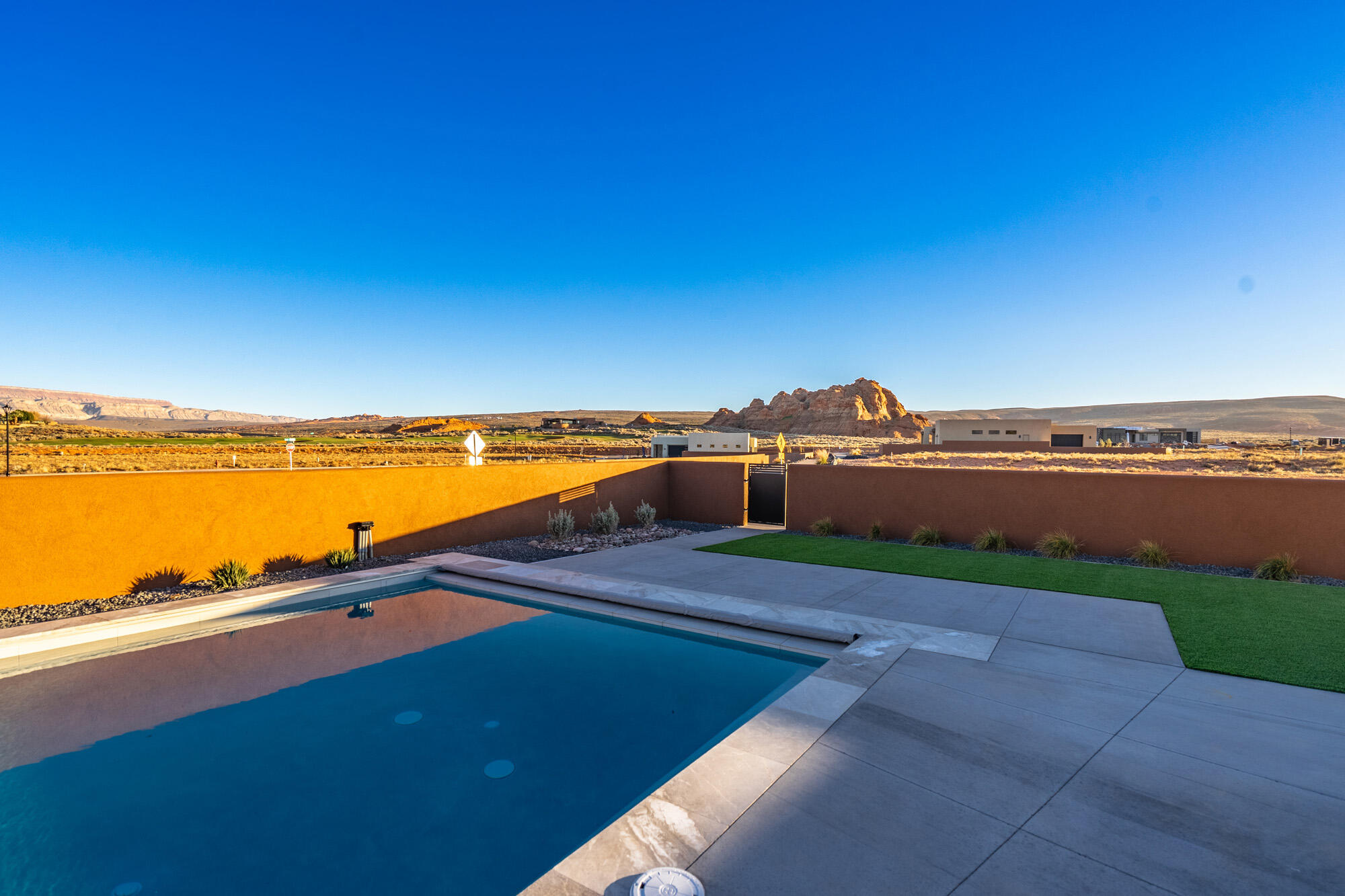 ESTATES AT SAND HOLLOW - Residential