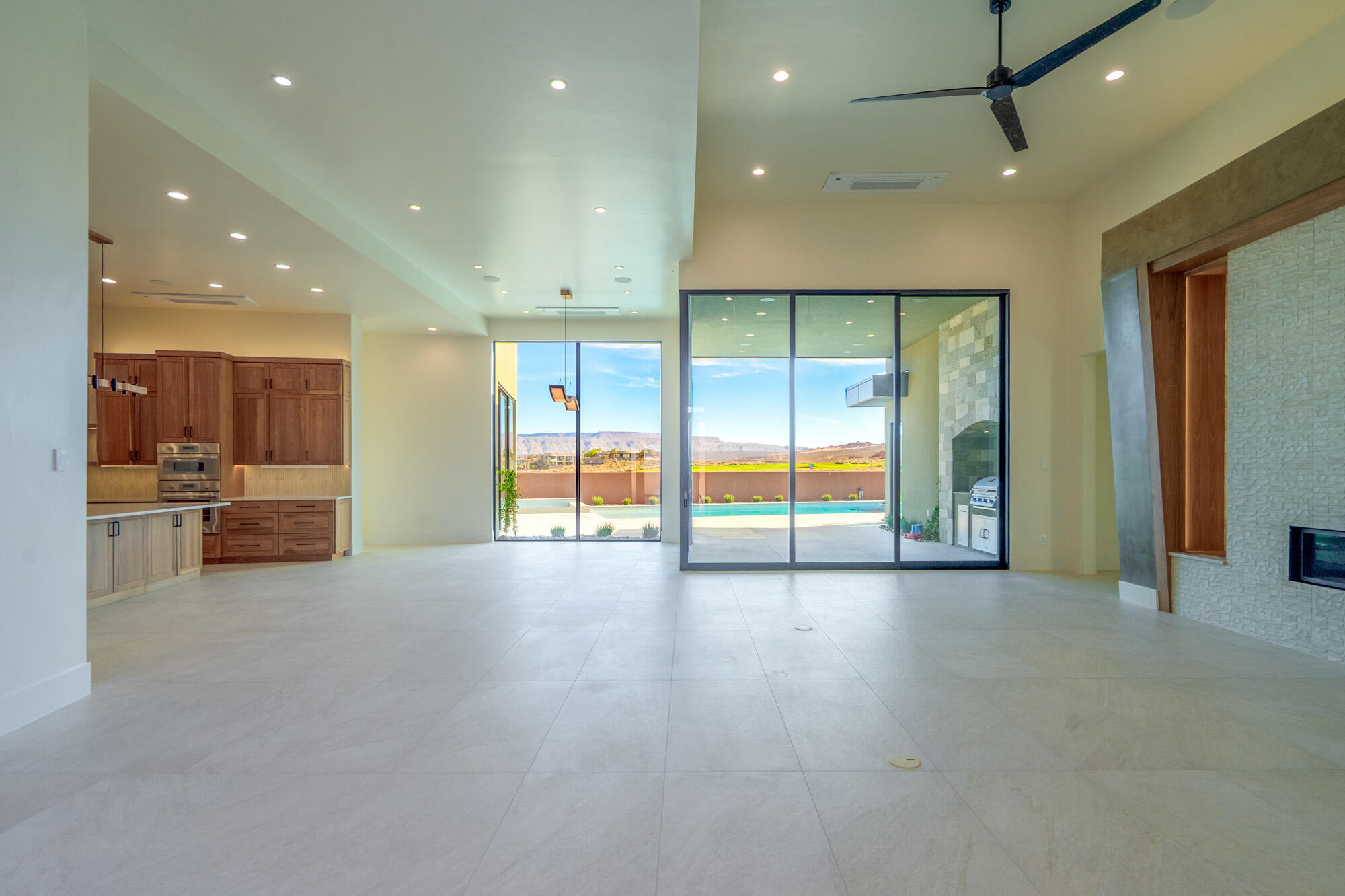 ESTATES AT SAND HOLLOW - Residential